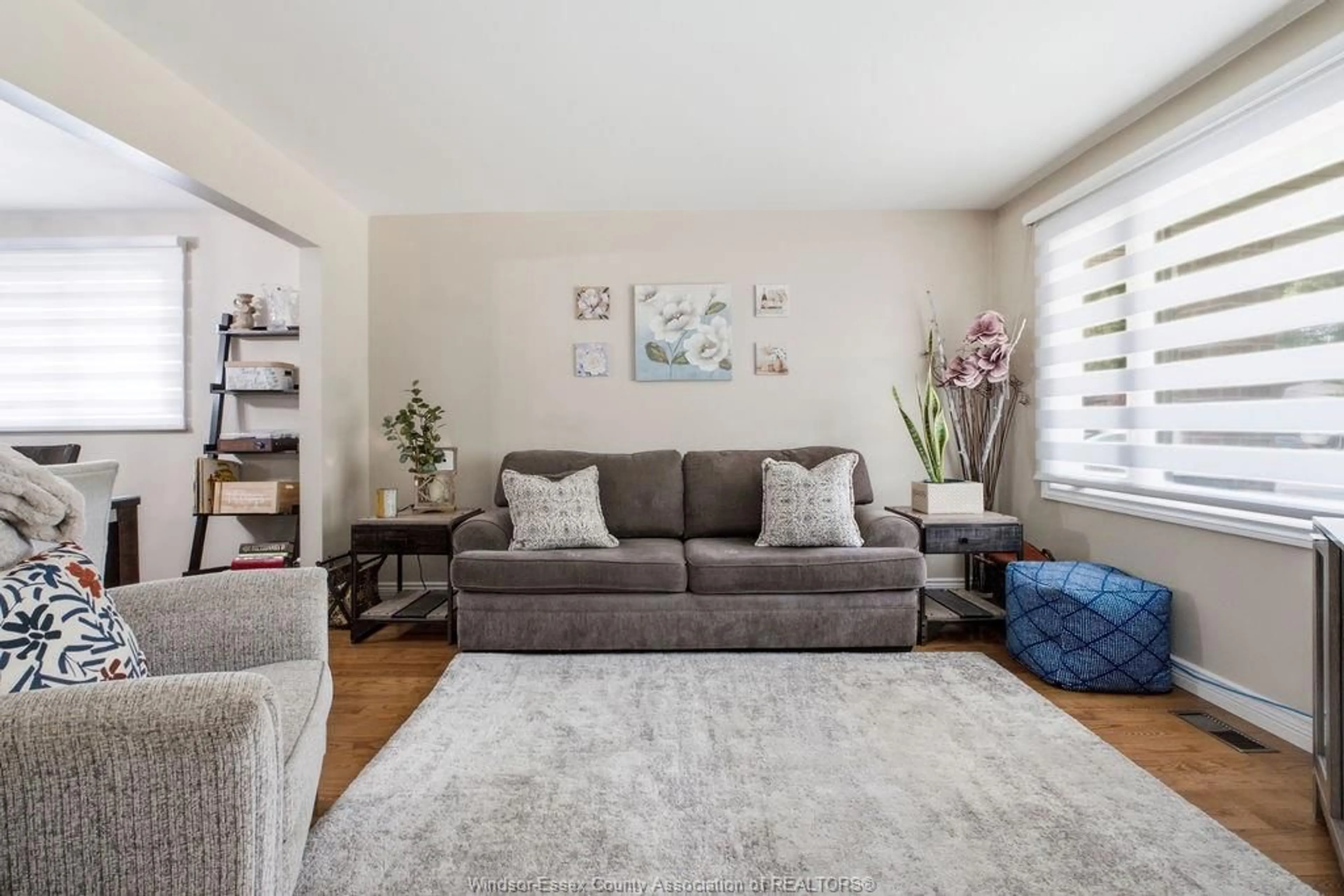 Living room with furniture, unknown for 3375 DOLPHIN Crt, Windsor Ontario N8R 2G7