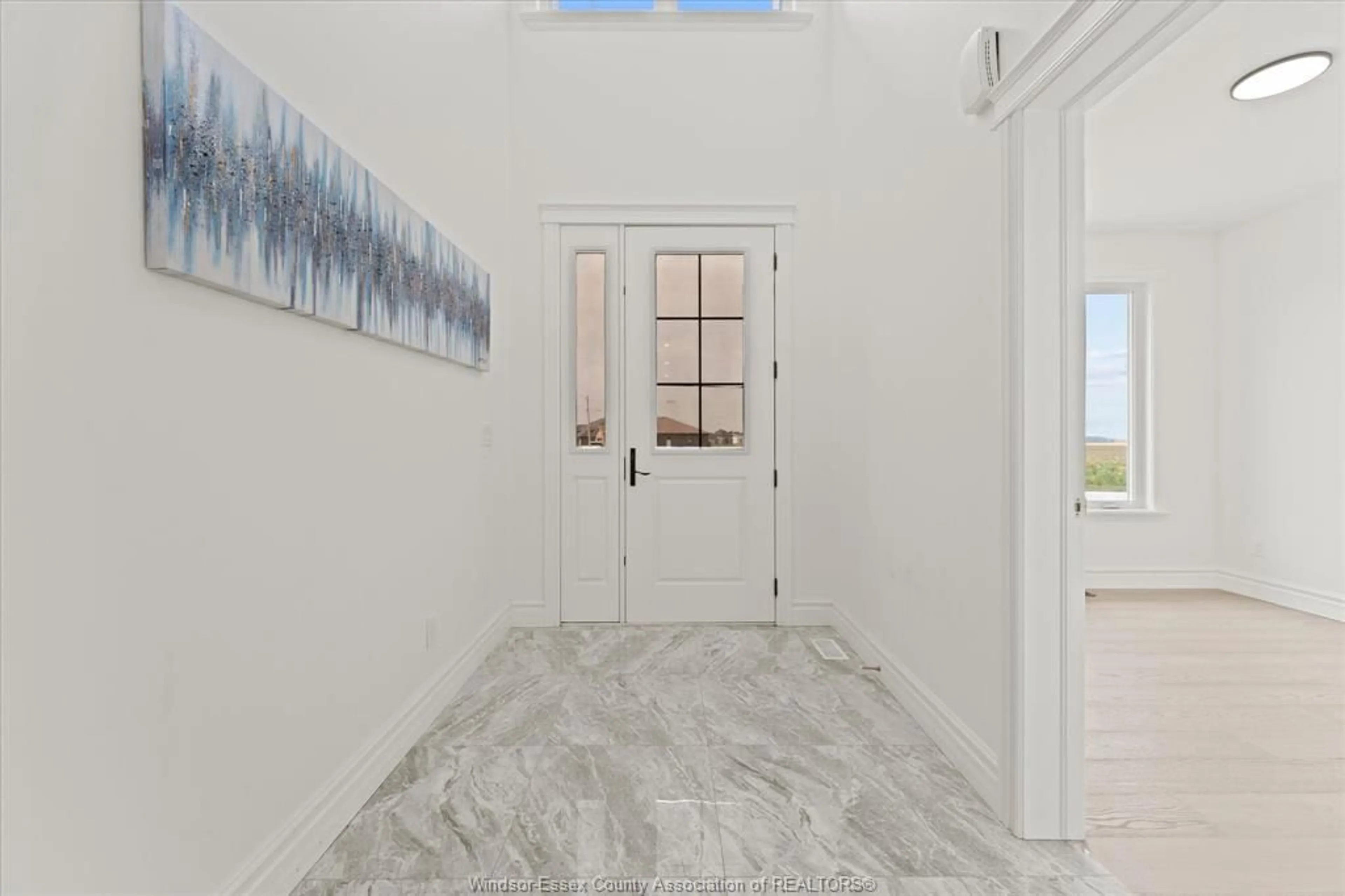 Indoor entryway for 4506 URSULA, Comber Ontario N0P 1J0
