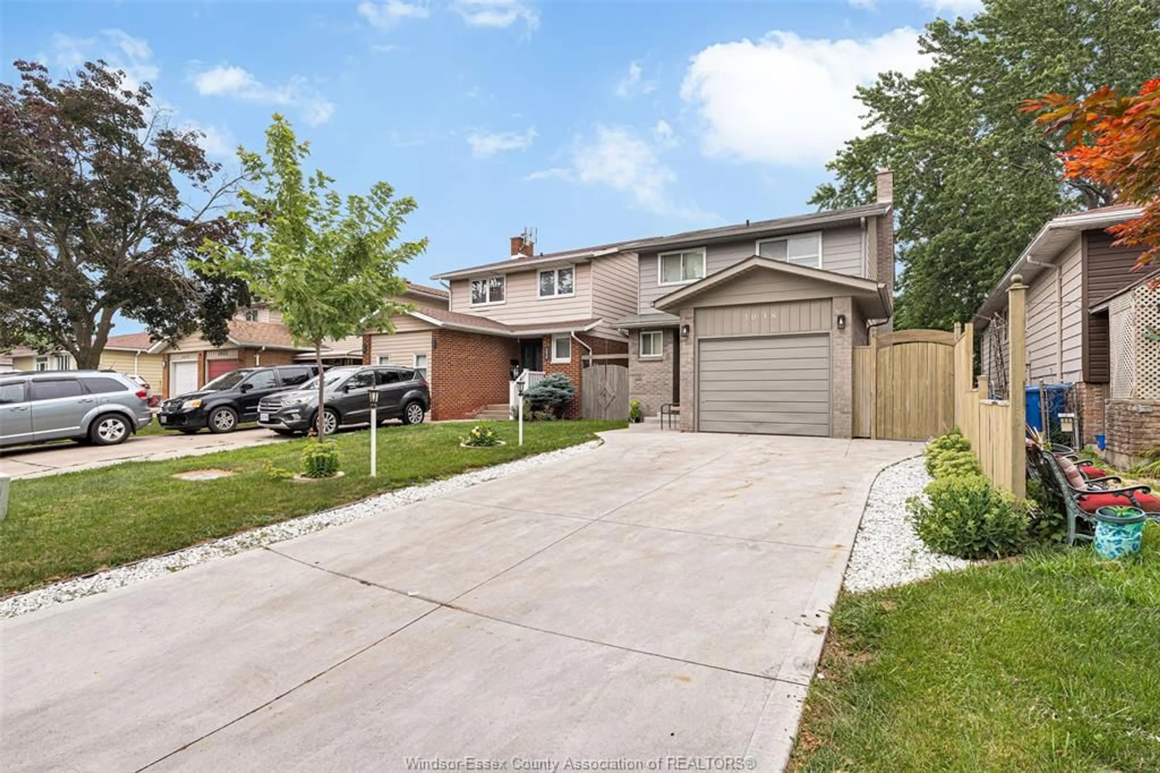 A pic from outside/outdoor area/front of a property/back of a property/a pic from drone, street for 3038 BRIMLEY, Windsor Ontario N8R 1M2