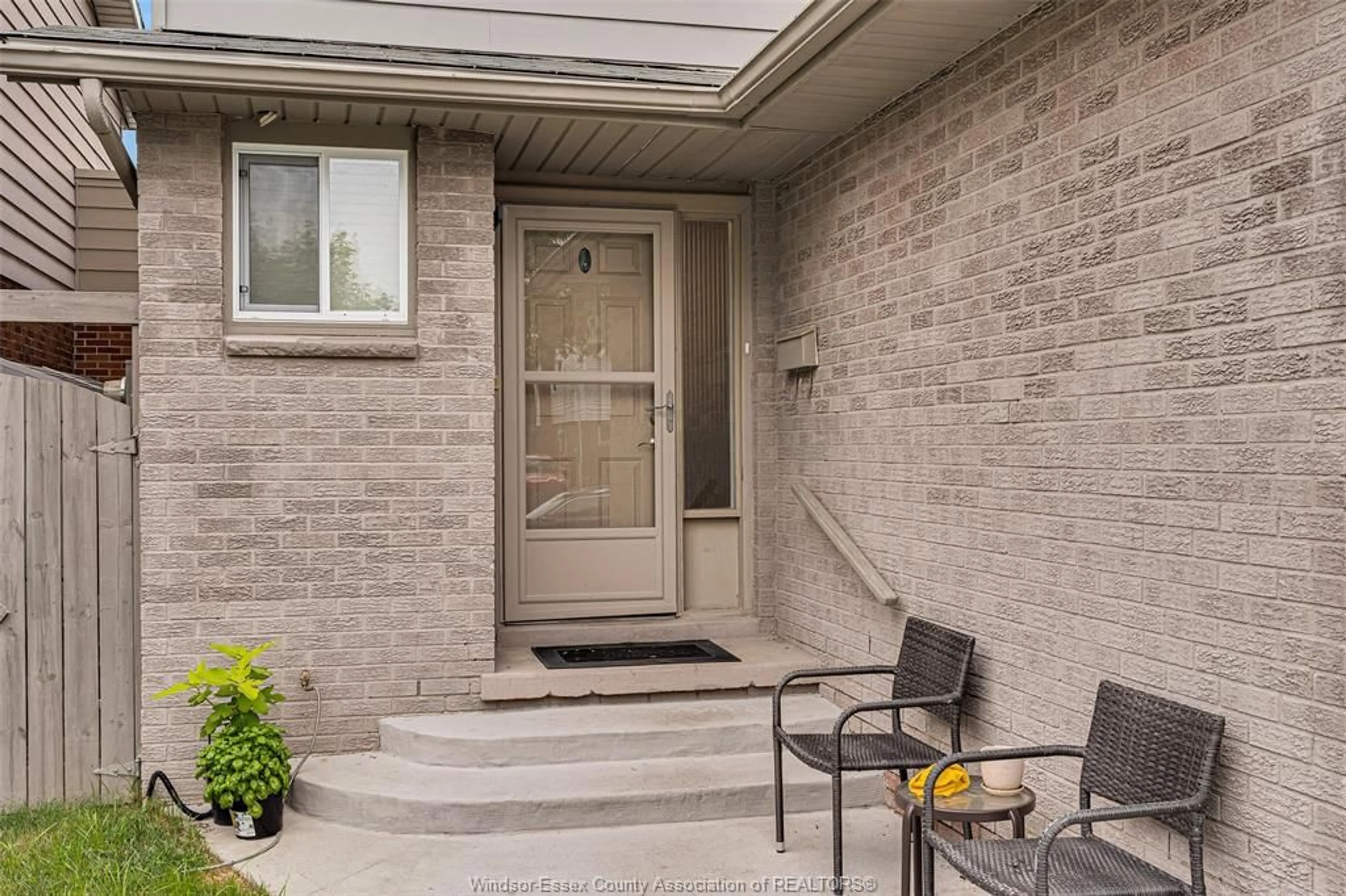 Unknown for 3038 BRIMLEY, Windsor Ontario N8R 1M2