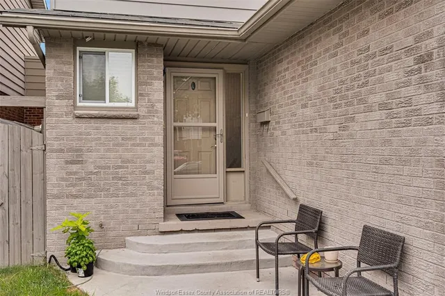 3038 BRIMLEY, Windsor 4