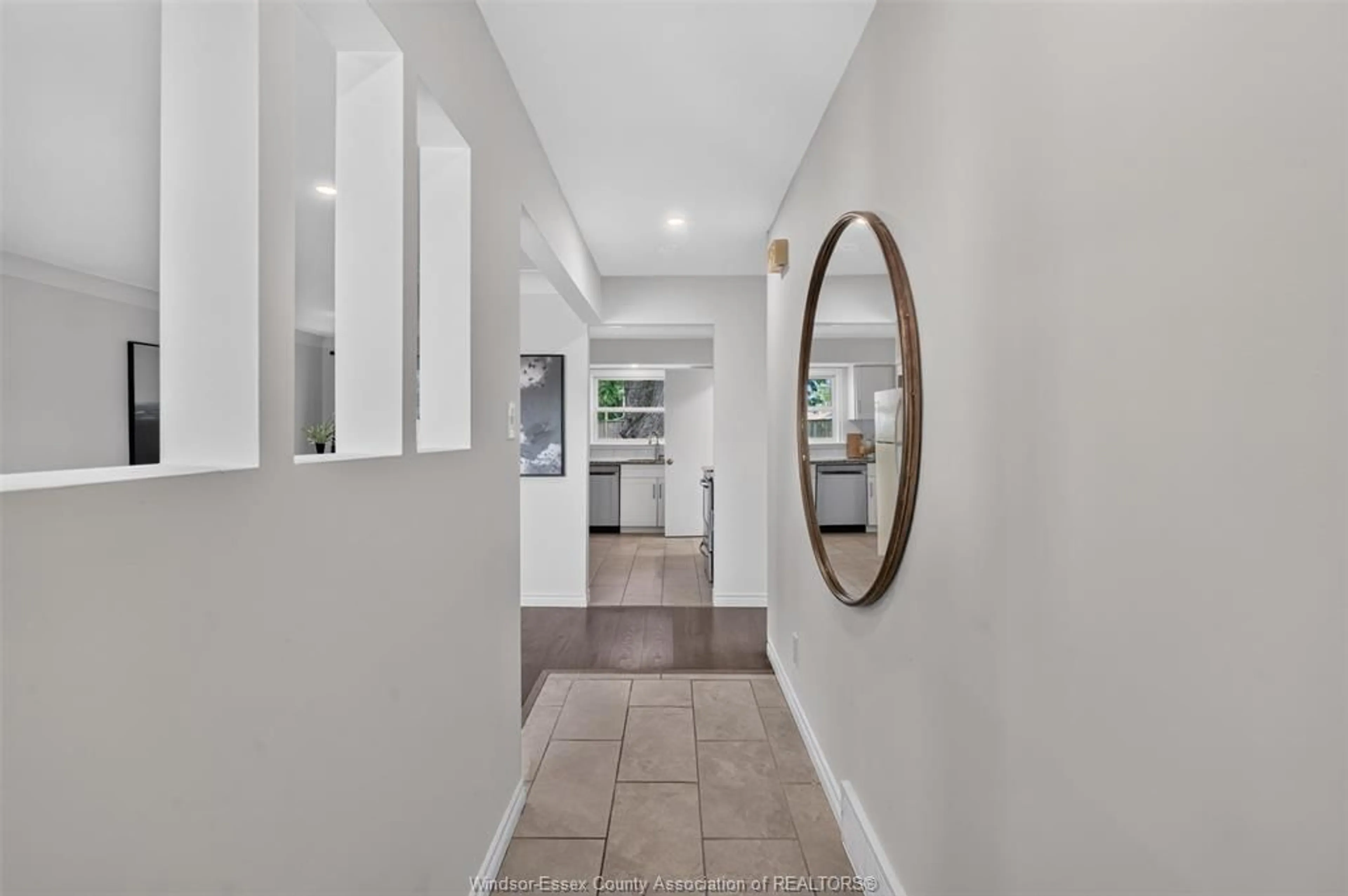 Indoor entryway for 1302 Josephine, Windsor Ontario N9B 2L9