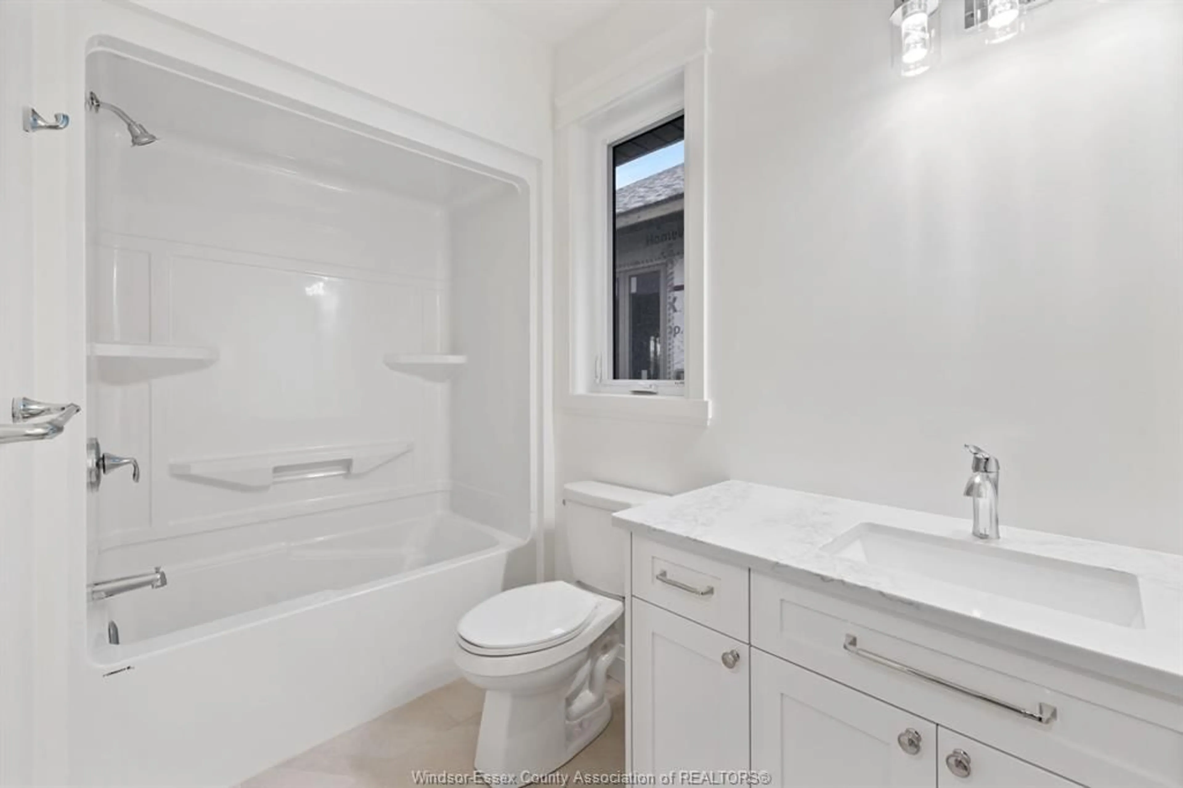 Standard bathroom, ceramic/tile floor for 77 PEREIRA Dr, Harrow Ontario N0R 1G0
