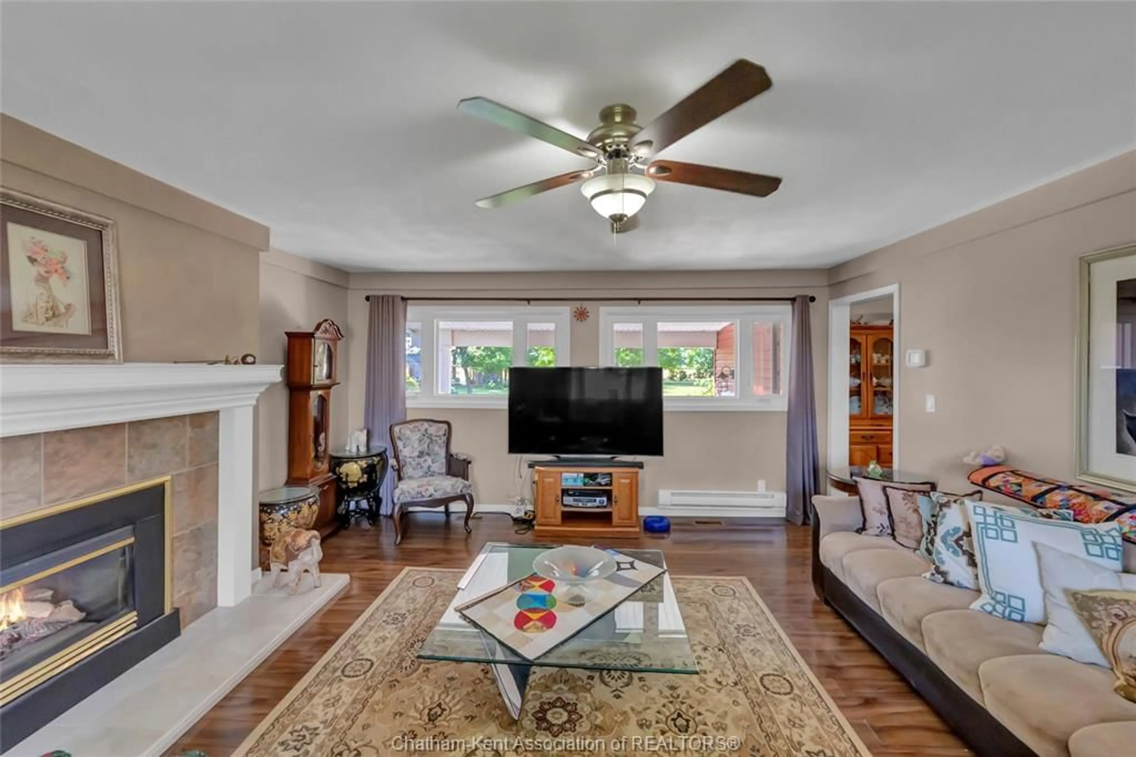 Living room with furniture, unknown for 5442 Queens Line, Tilbury Ontario N0P 2L0