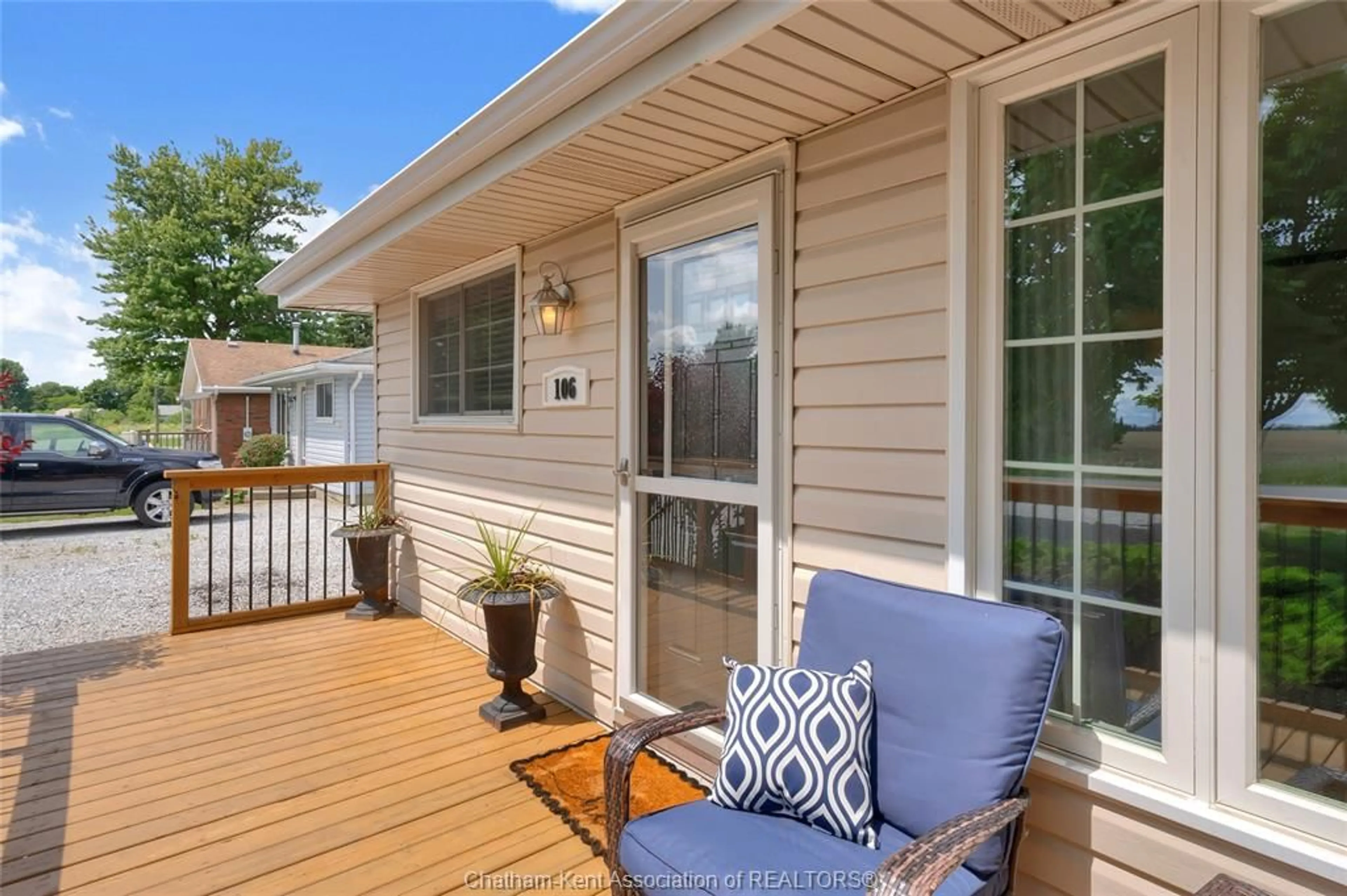 Patio, water/lake/river/ocean view for 106 Canal St, Tilbury Ontario N0P 2L0
