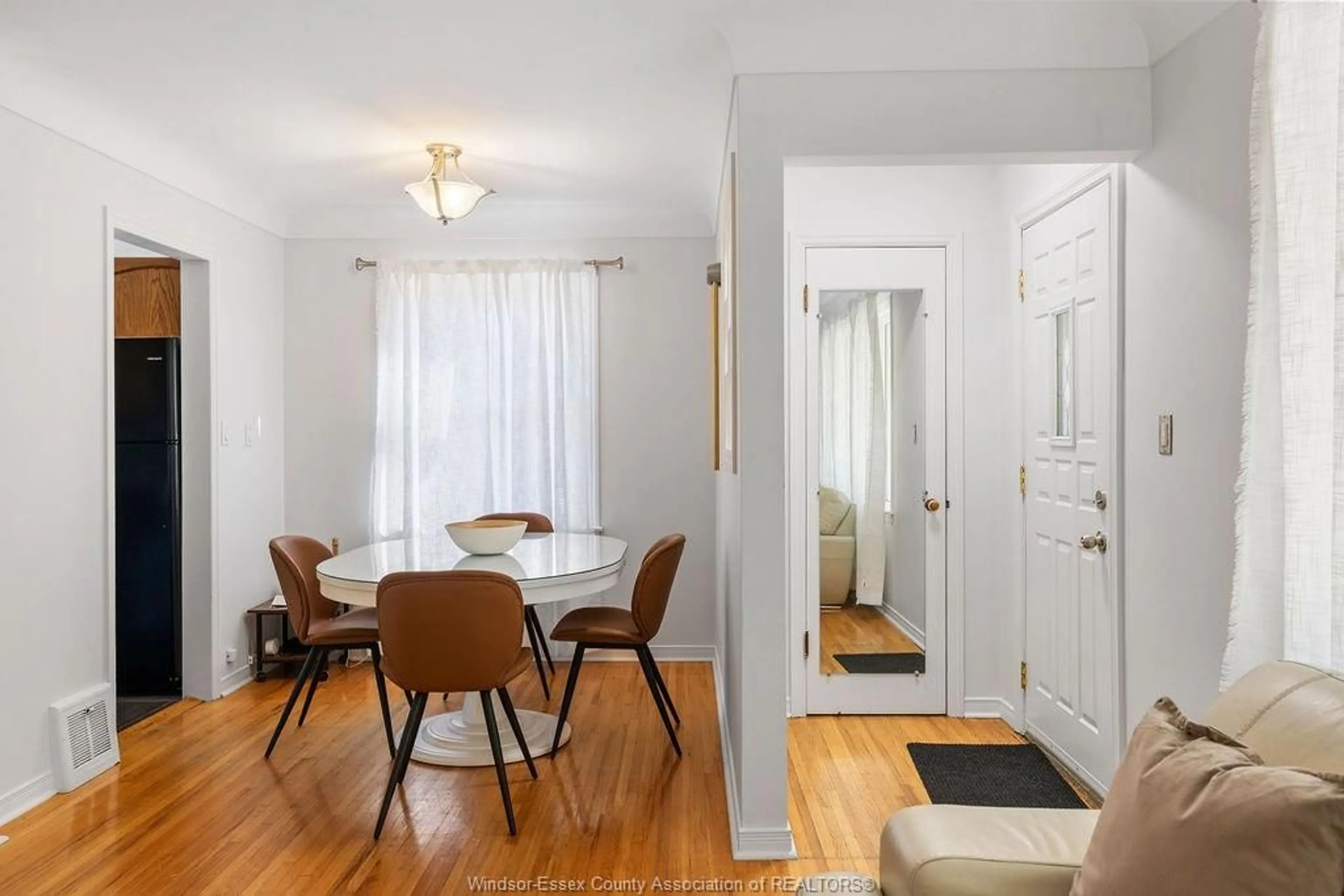 Dining room, wood/laminate floor for 946 BELLEPERCHE, Windsor Ontario N8S 3C3