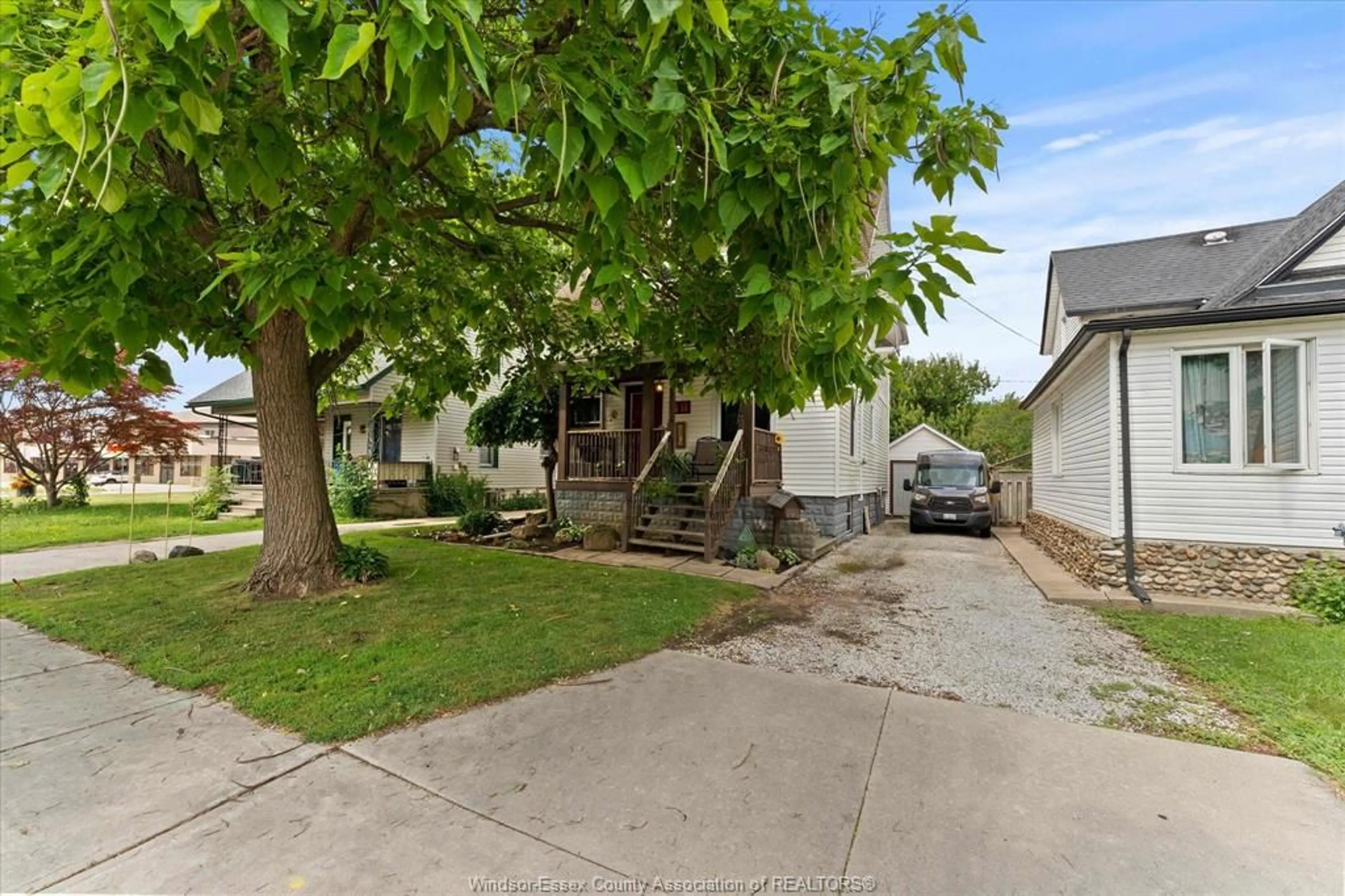 A pic from outside/outdoor area/front of a property/back of a property/a pic from drone, street for 11 VICTORIA Ave, Leamington Ontario N8H 2V4
