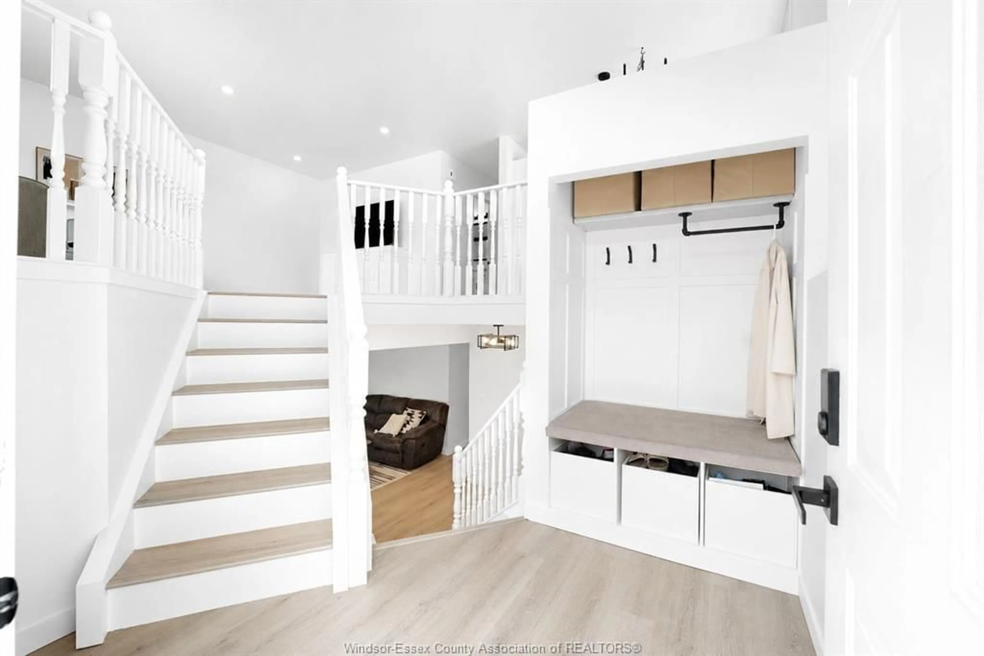 Indoor entryway for 2782 ALLYSON, Windsor Ontario N8W 5S8