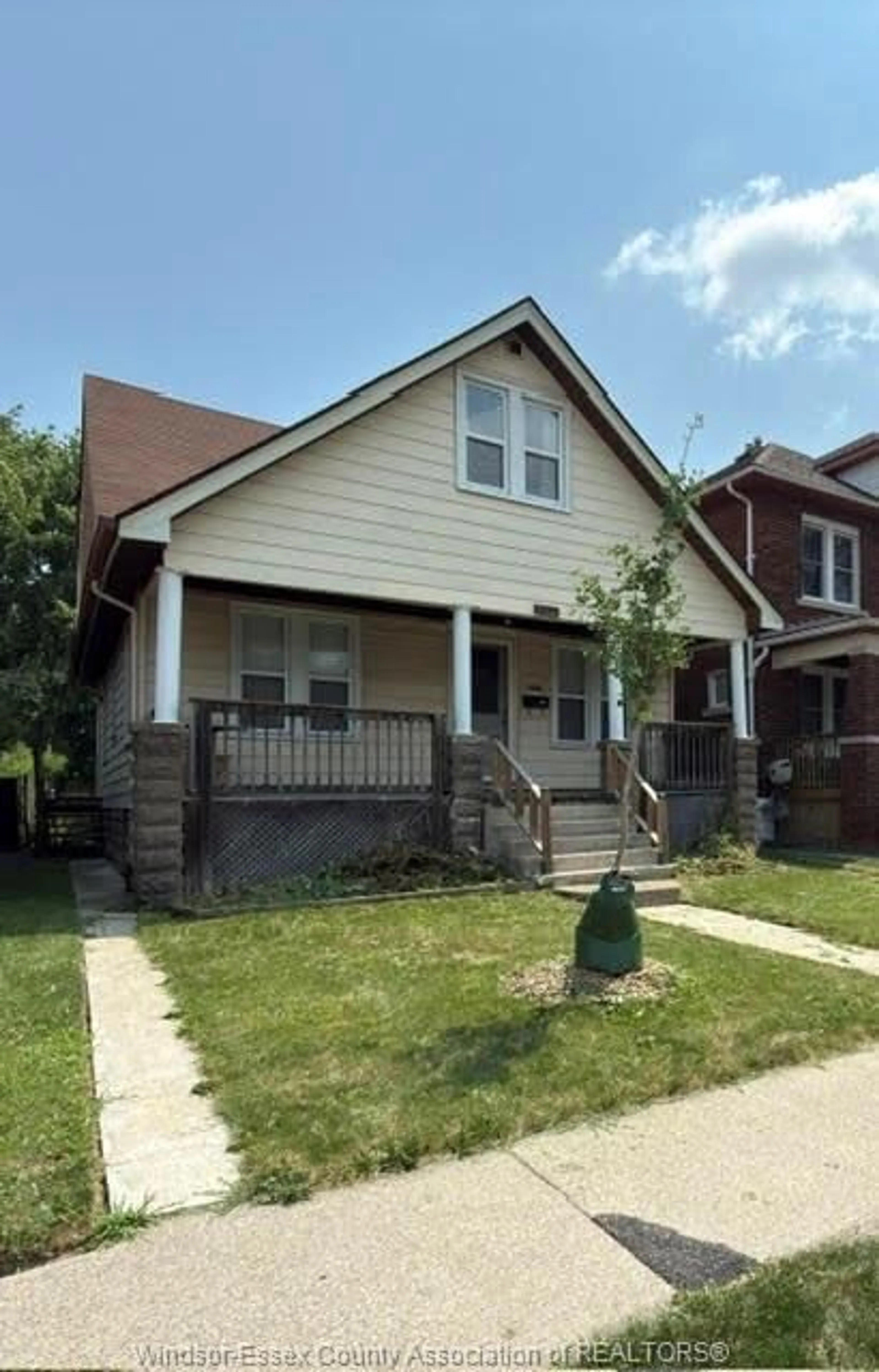 Home with brick exterior material, street for 1580 DUFFERIN, Windsor Ontario N8X 3K5