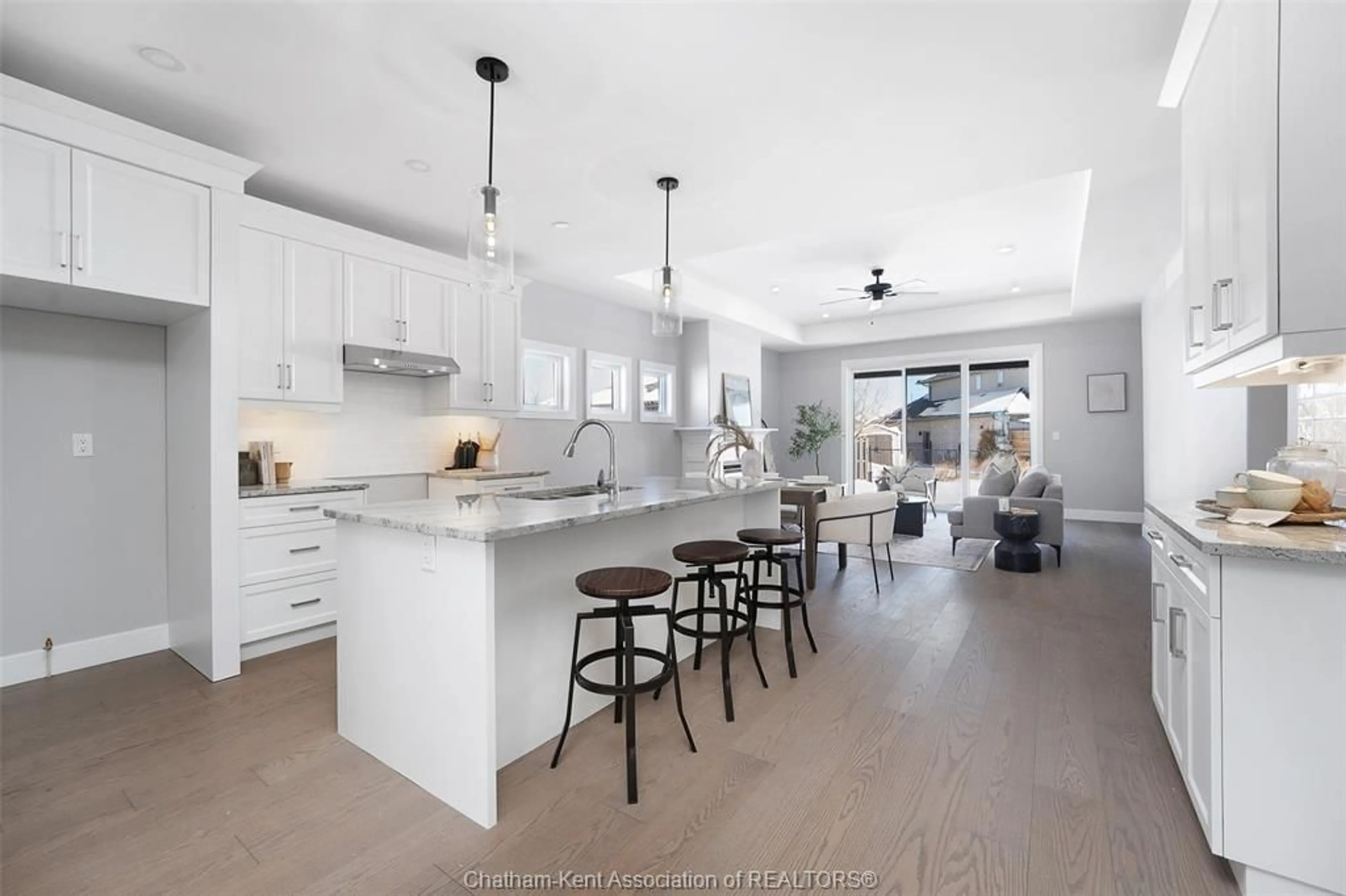 Open concept kitchen, ceramic/tile floor for 76 Bloomington Way, Chatham Ontario N7L 0H2