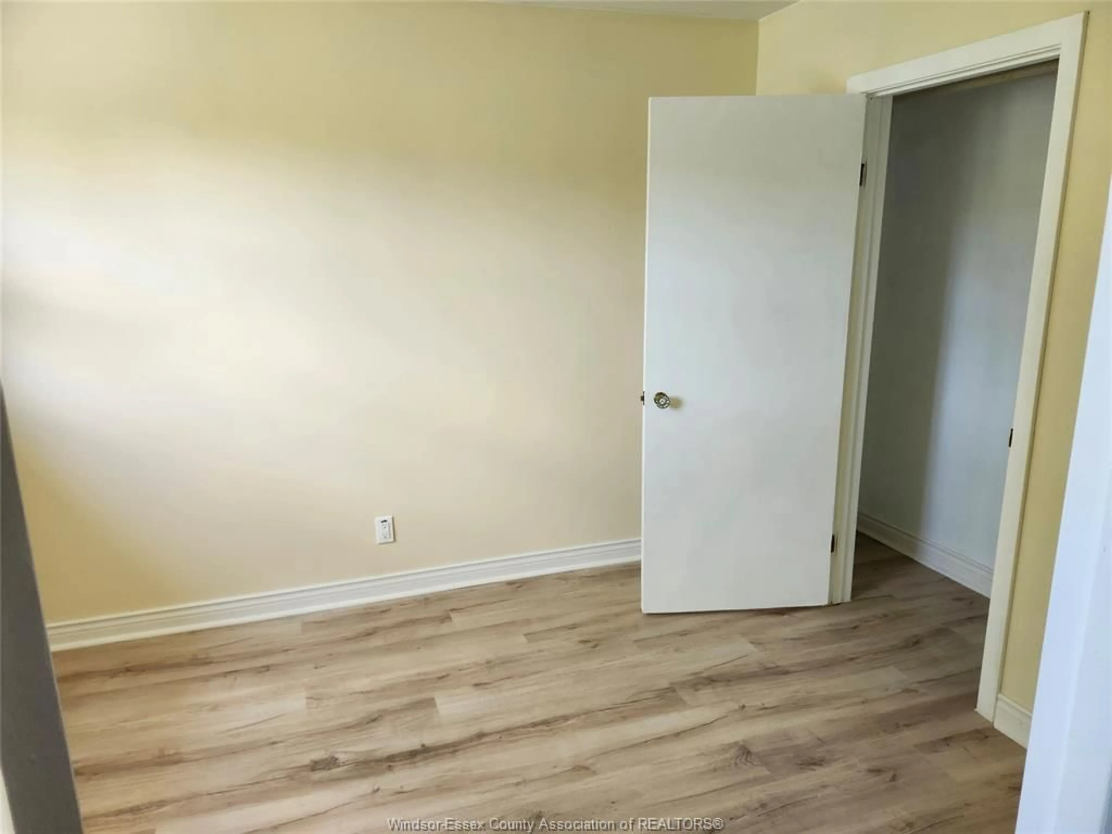 A pic of a room for 1163 JOSEPHINE, Windsor Ontario N9B 2L6