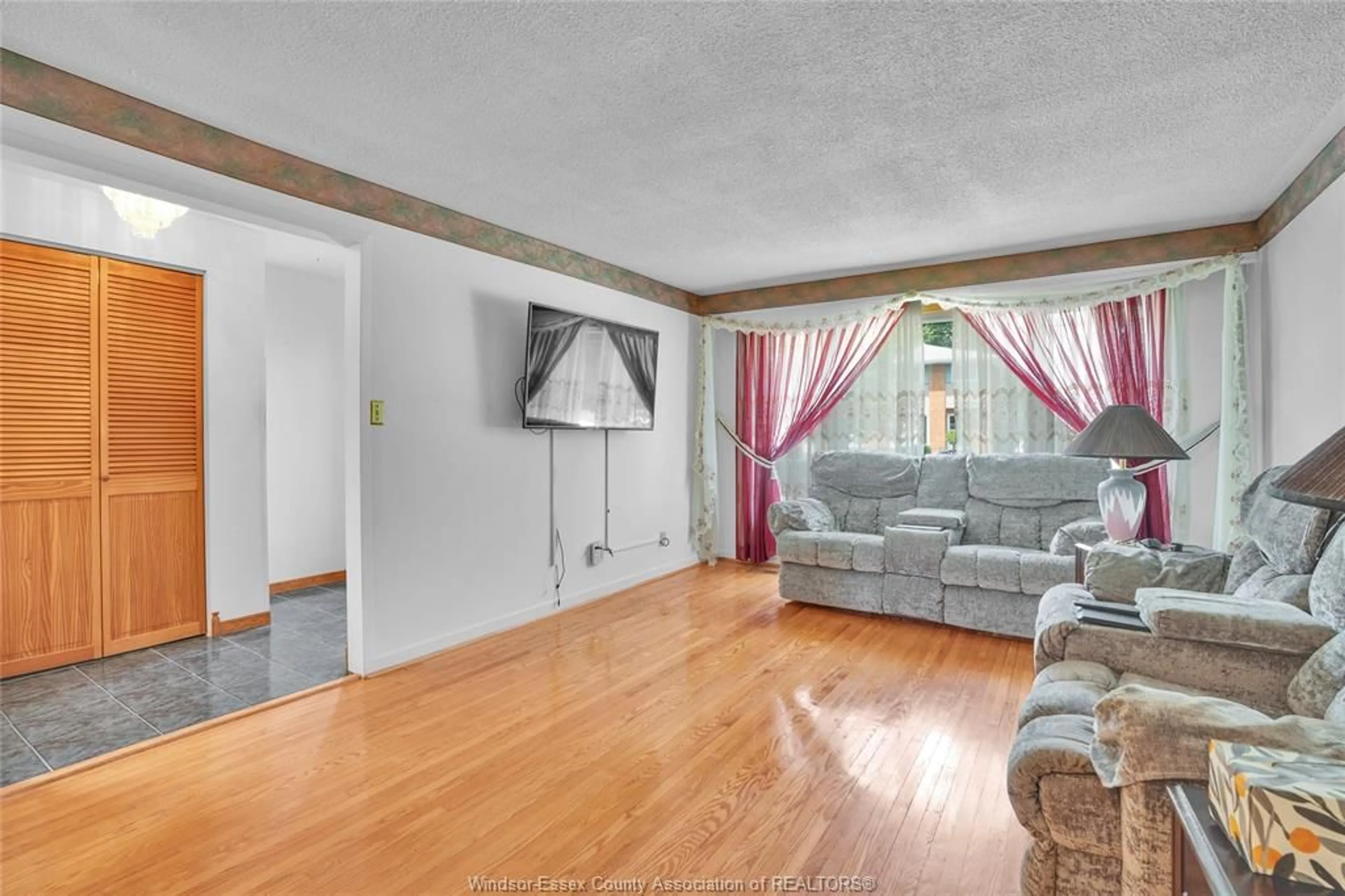 Living room with furniture, unknown for 9703 MELVILLE, Windsor Ontario N8R 1B4