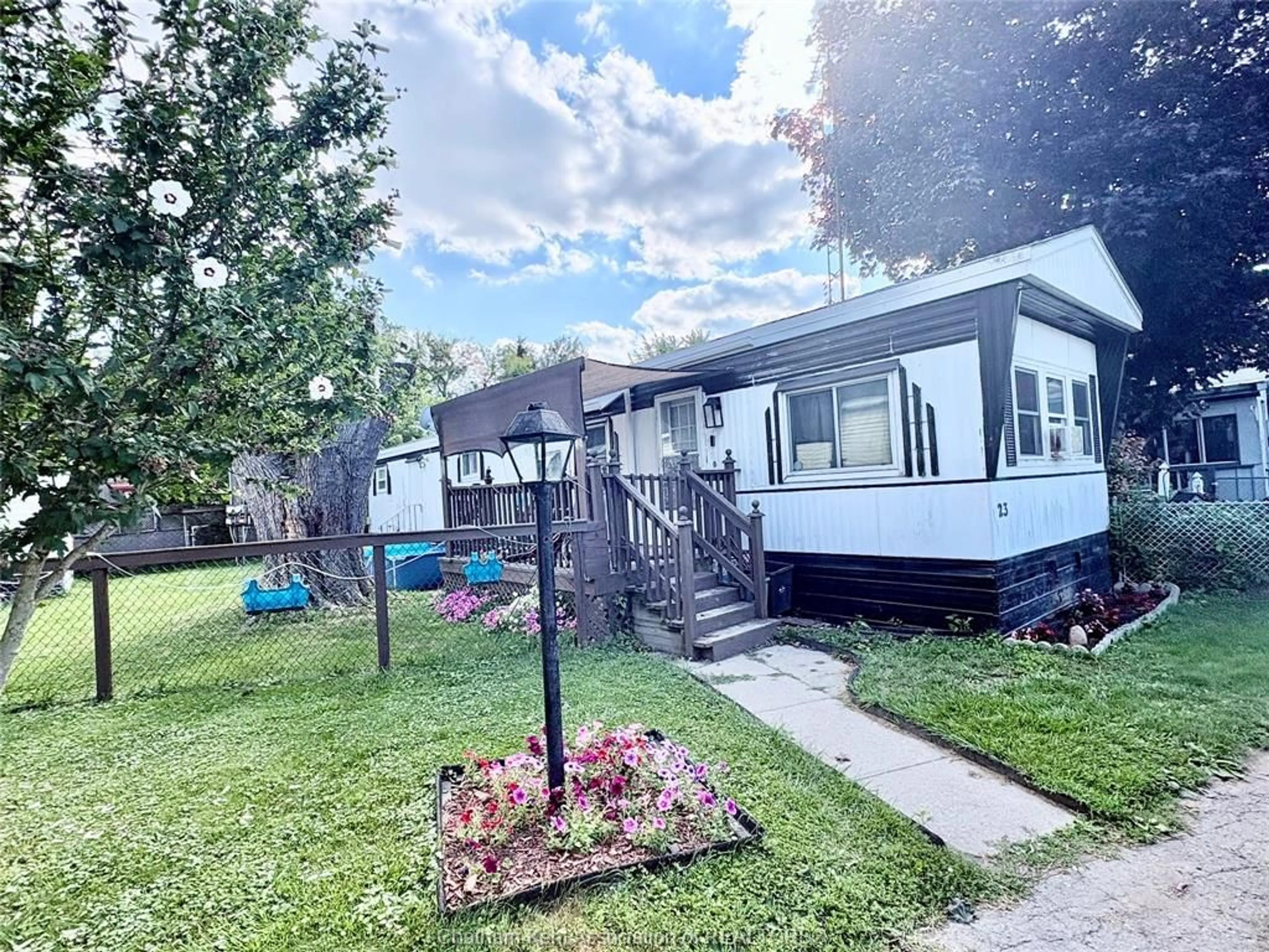 A pic from outside/outdoor area/front of a property/back of a property/a pic from drone, street for 9480 LONGWOODS Rd, Chatham-Kent Ontario N7M 5J7