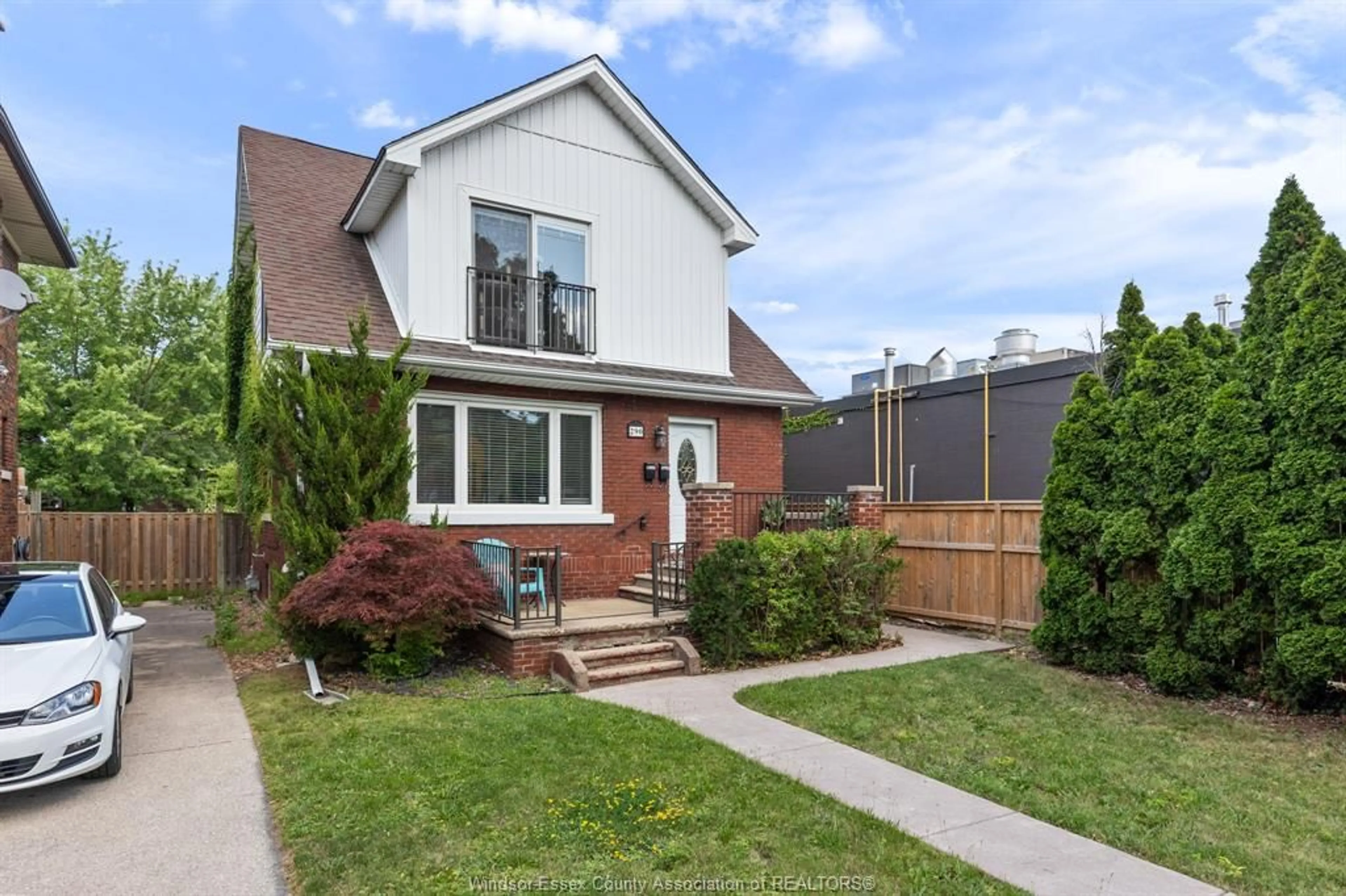 Home with brick exterior material, street for 290 THOMPSON, Windsor Ontario N8S 2G4