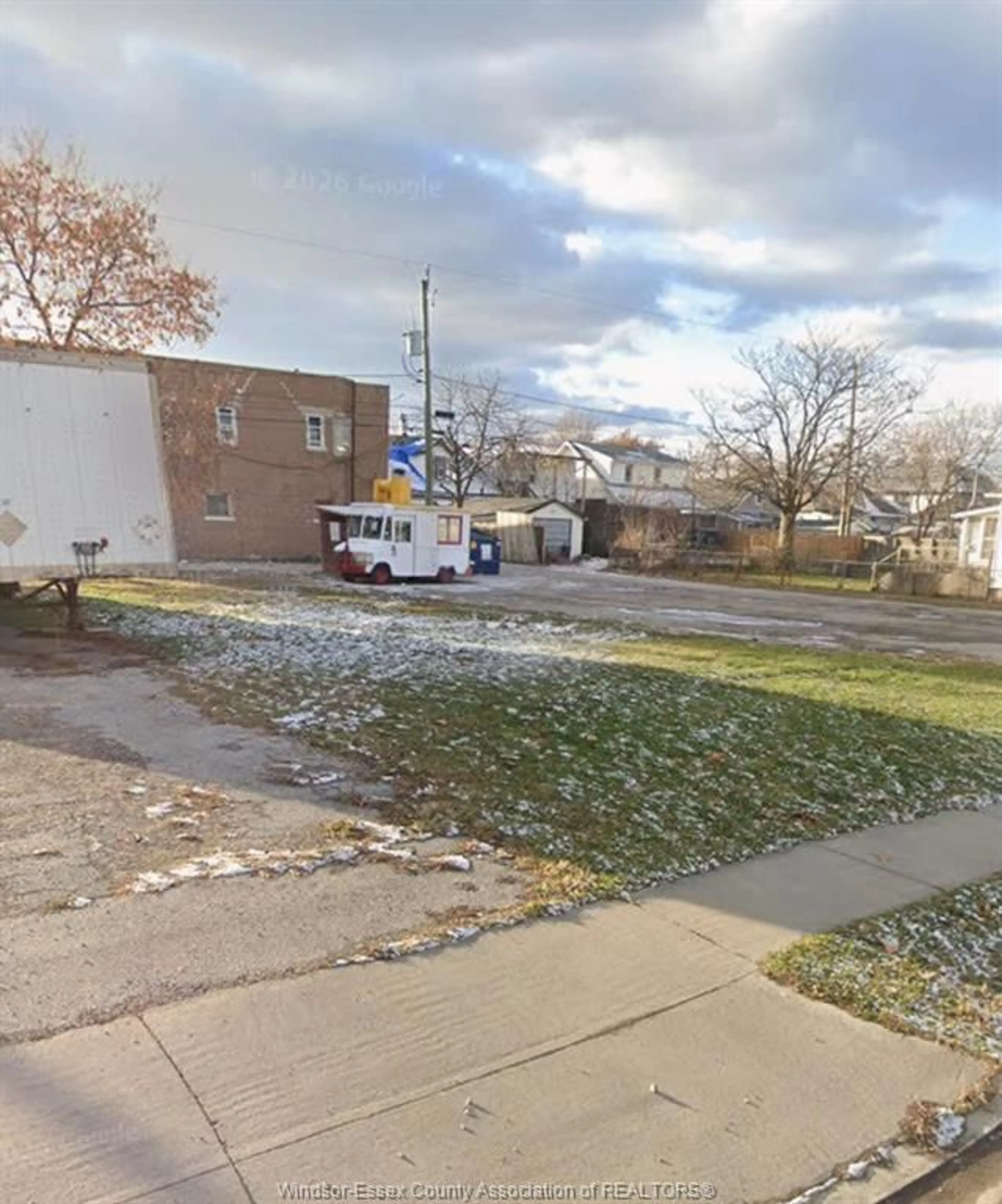 Unknown for 1639 Cadillac, Windsor Ontario N8Y 2S3