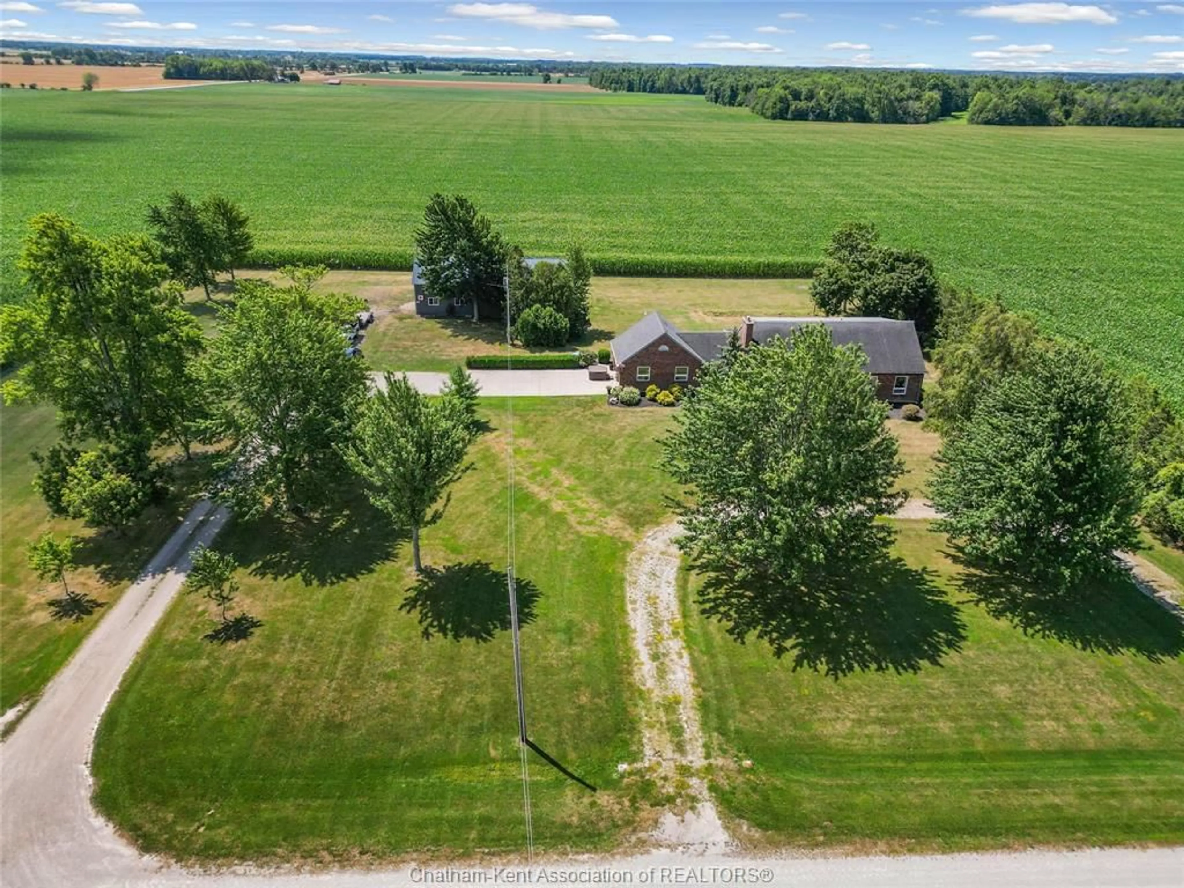 A pic from outside/outdoor area/front of a property/back of a property/a pic from drone, unknown for 4979 Lambton Line, Dawn-Euphemia Ontario N0P 1K0