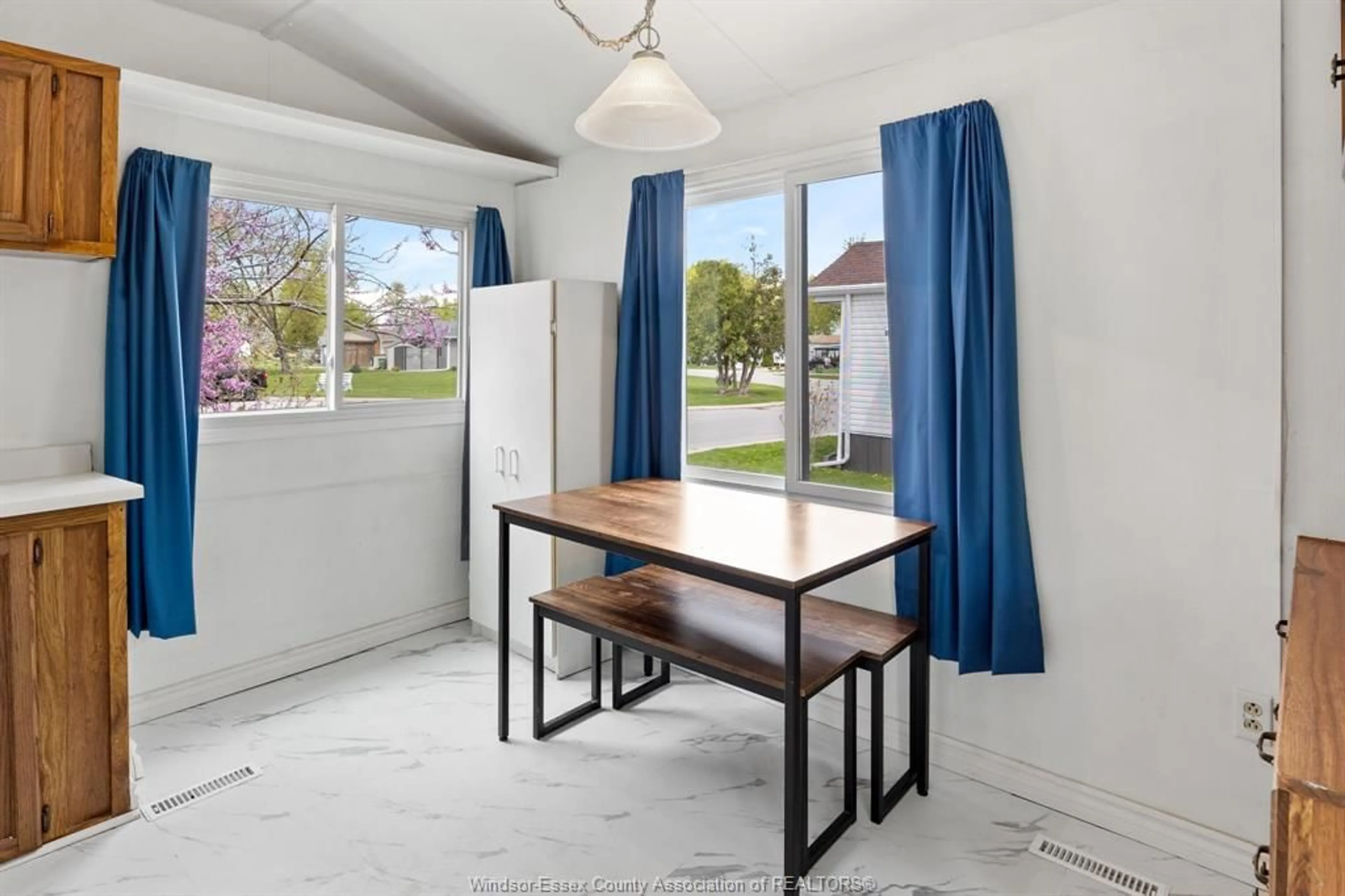 A pic of a room for 326 BEVERLY, Essex Ontario N8M 2C1