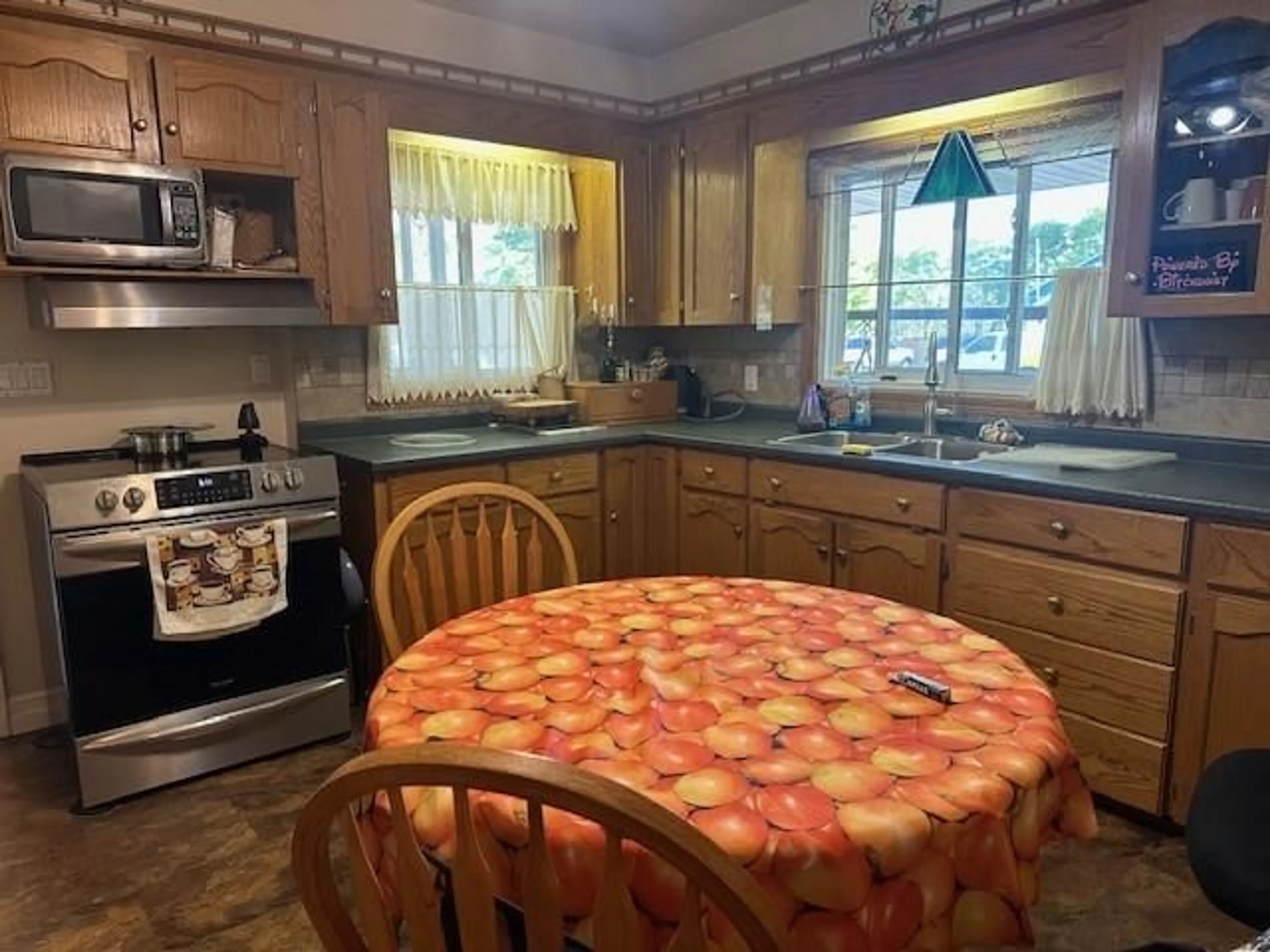 Standard kitchen, unknown for 575 FRONT St, Warwick-Watford Ontario N0M 2S0