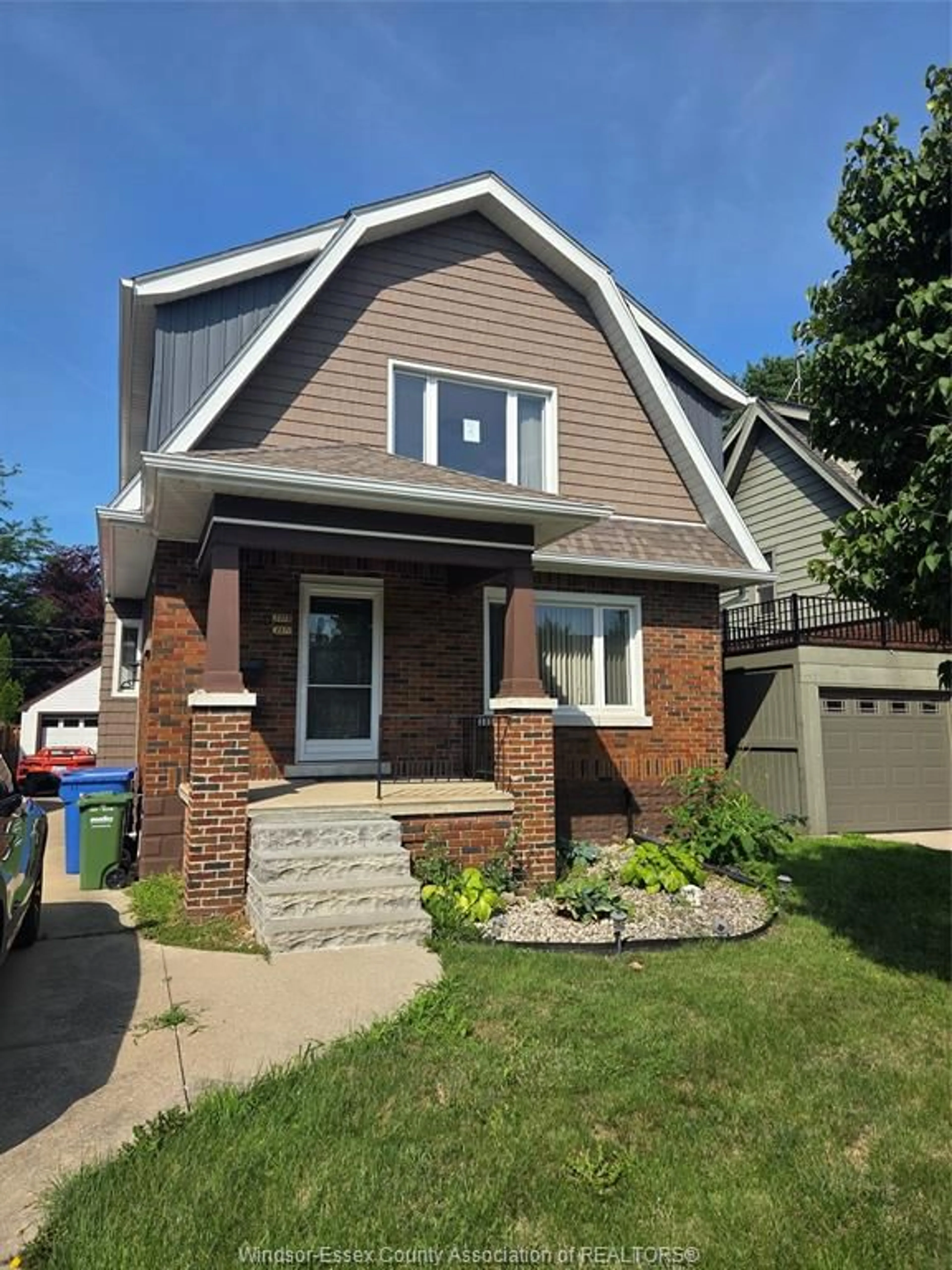 Home with brick exterior material, street for 2371-2373 Lincoln Rd, Windsor Ontario N8W 2R4