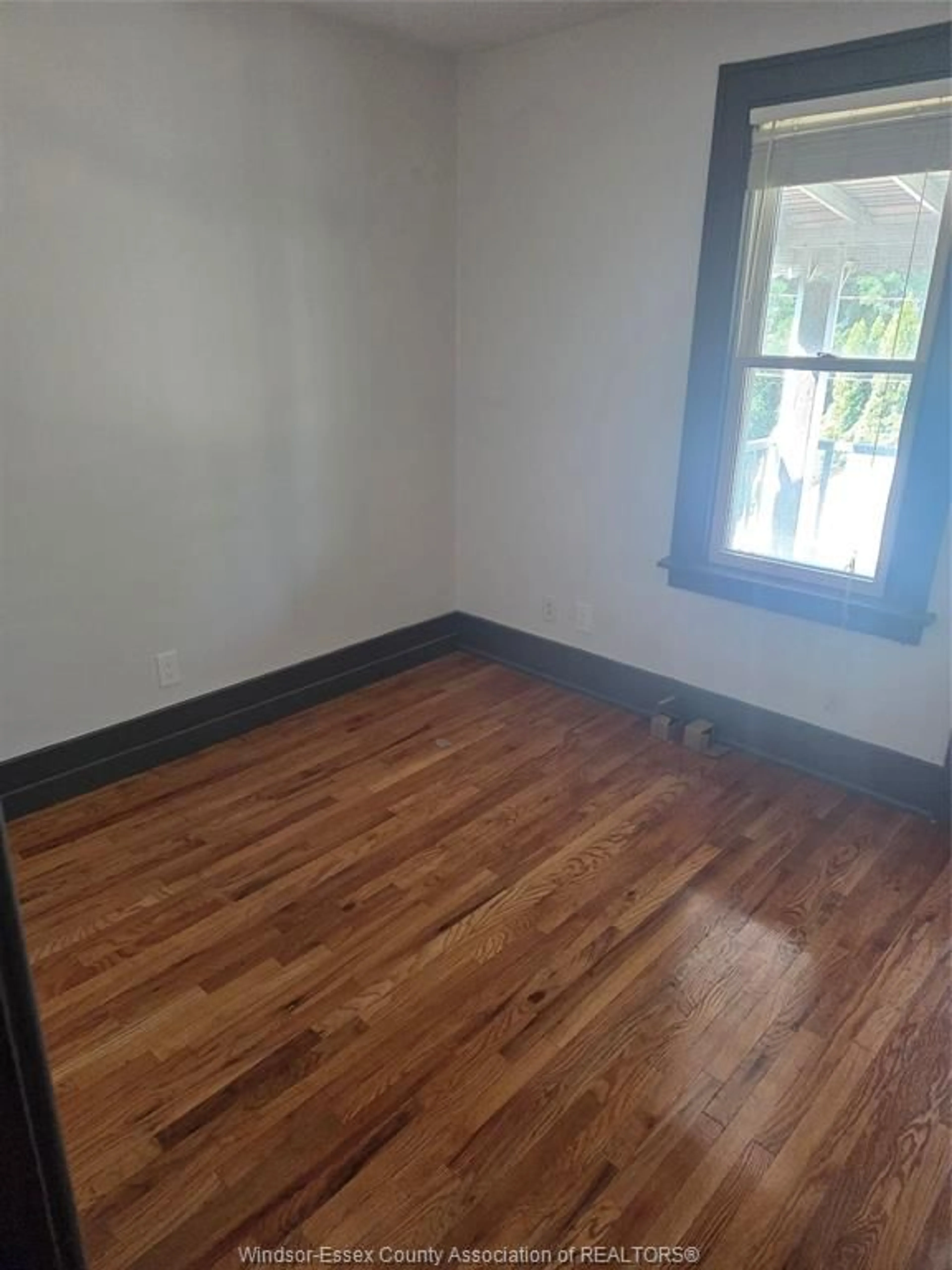 A pic of a room for 2371-2373 Lincoln Rd, Windsor Ontario N8W 2R4