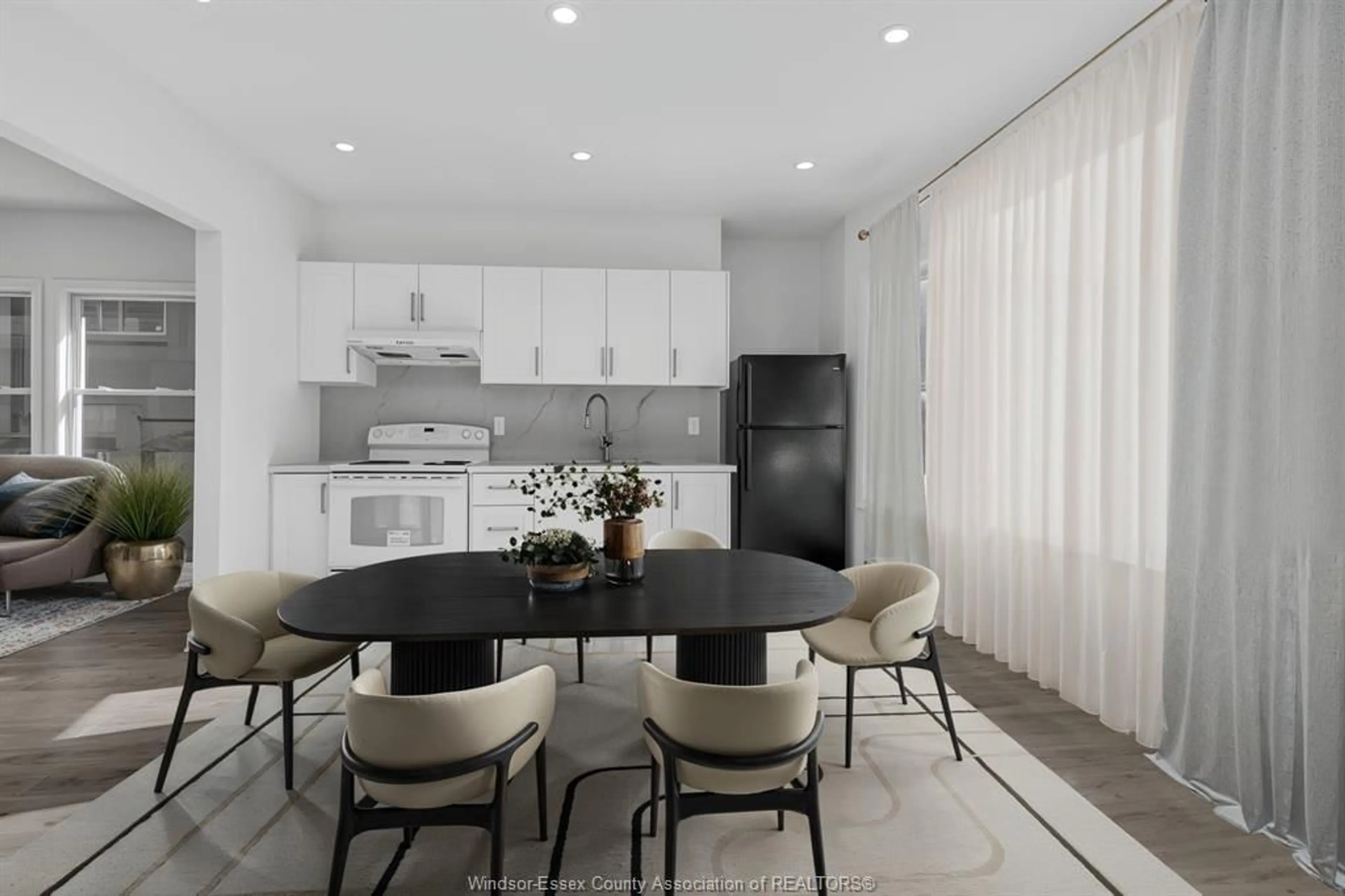 Open concept kitchen, ceramic/tile floor for 280 CAMPBELL Ave, Windsor Ontario N9B 2H2