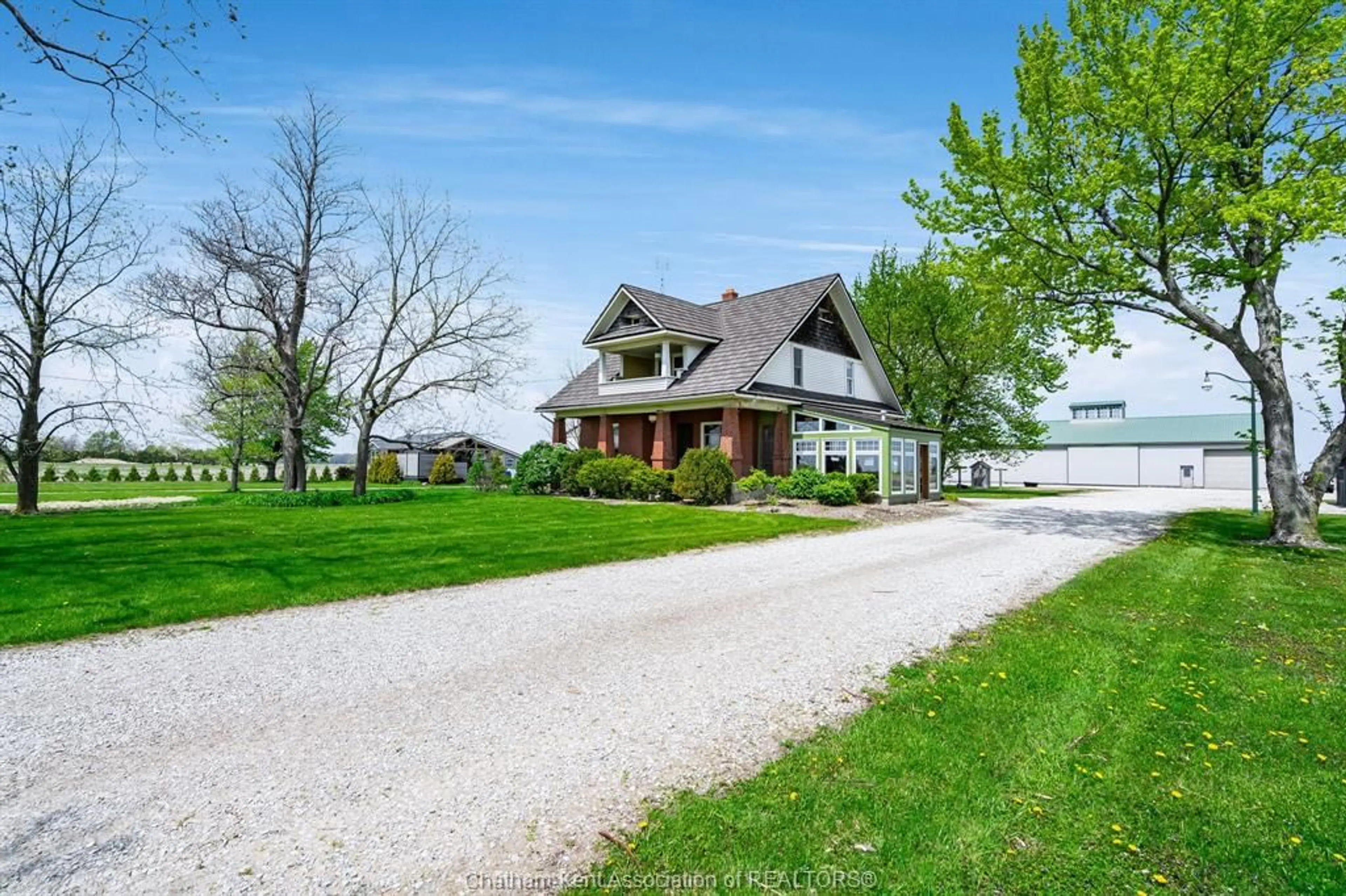 A pic from outside/outdoor area/front of a property/back of a property/a pic from drone, water/lake/river/ocean view for 671 11th Concession Rd, Gosfield North Ontario N0R 1V0