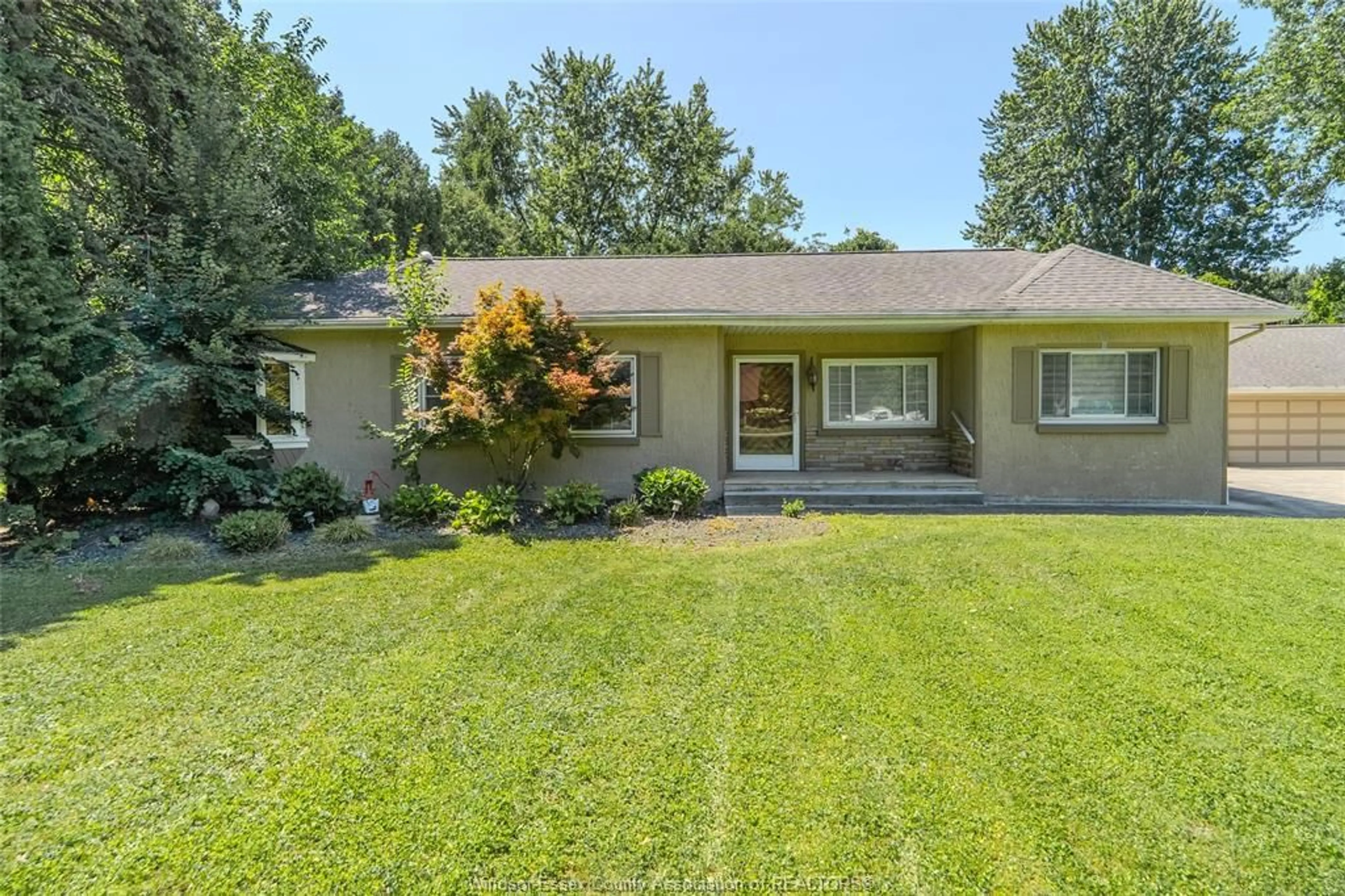 Unknown for 1242 Reaume Rd, LaSalle Ontario N9J 1C1