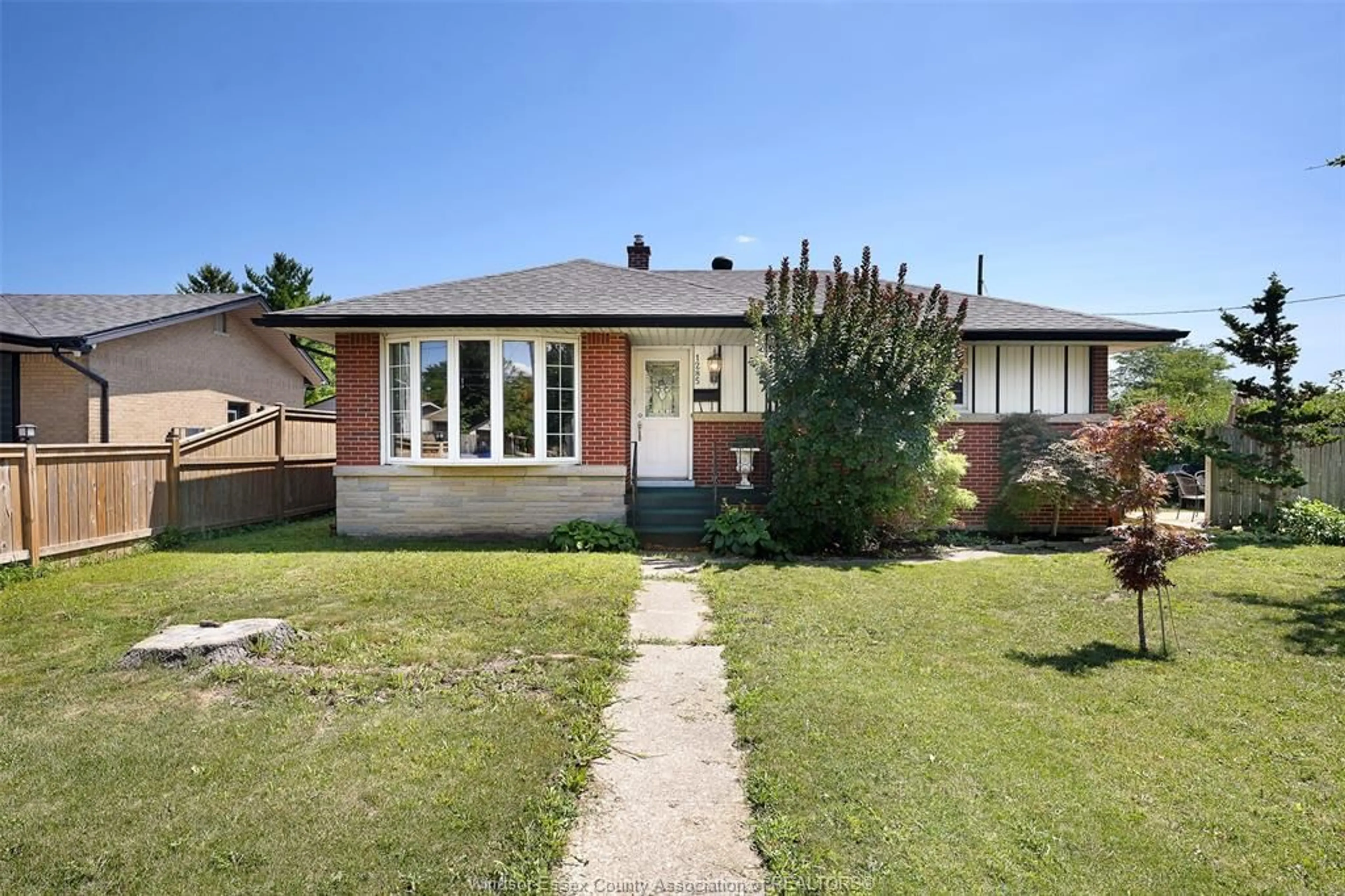 Unknown for 1285 Cabana, Windsor Ontario N9G 1B9