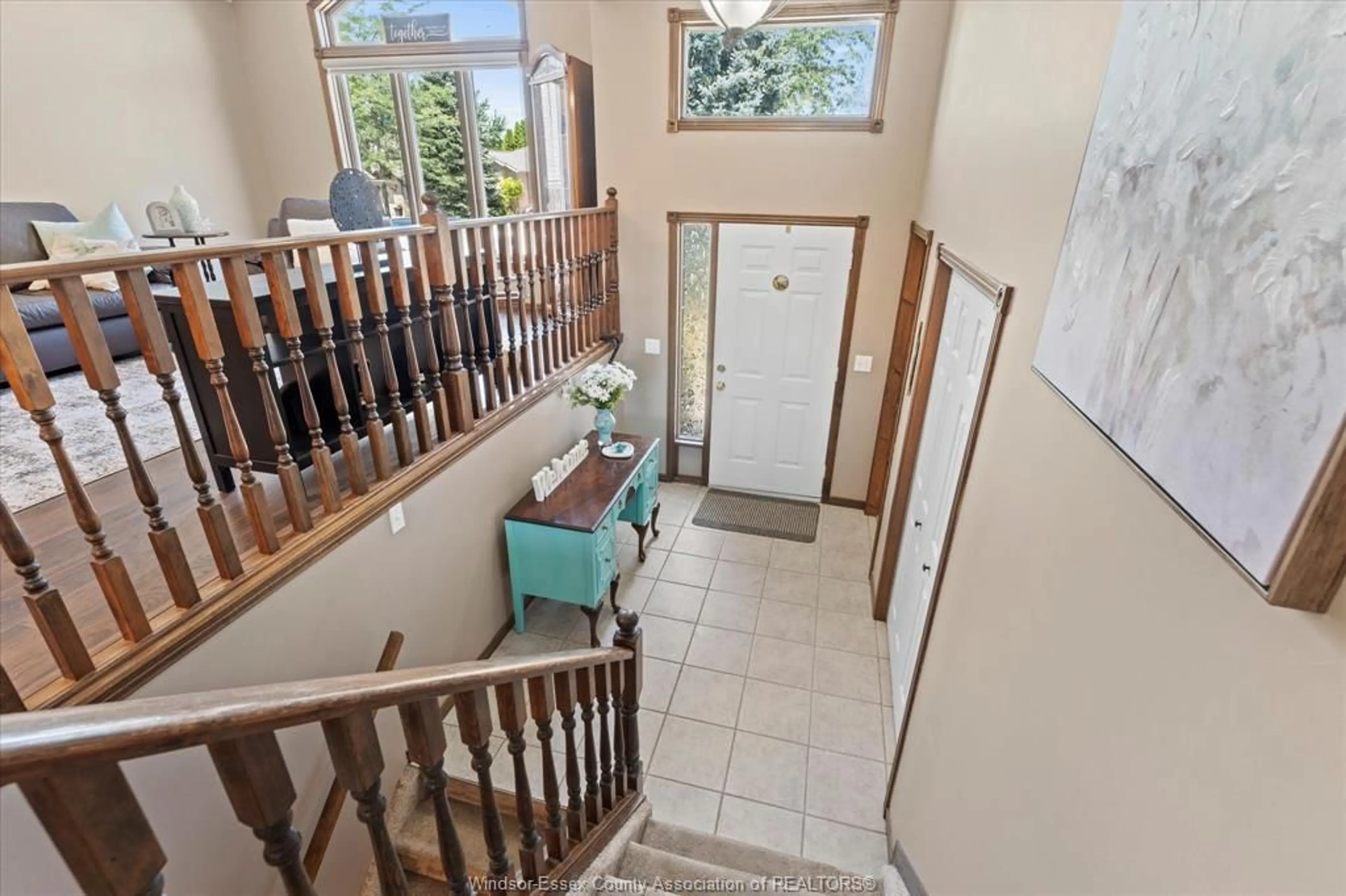 Indoor foyer for 125 MOUSSEAU, Belle River Ontario N8H 0M5