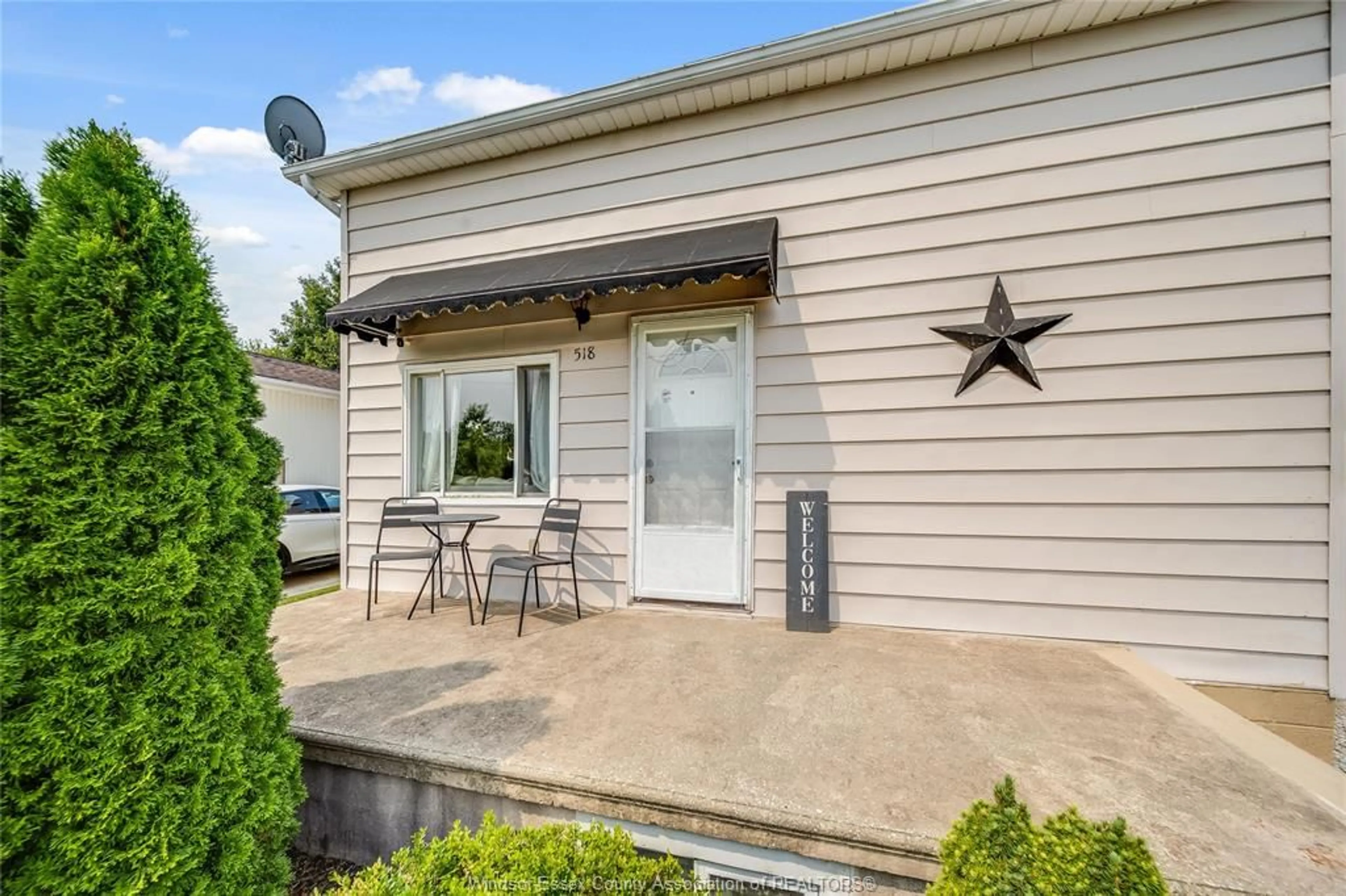 Patio, street for 518 ARQUETTE Ave, McGregor Ontario N0R 1J0