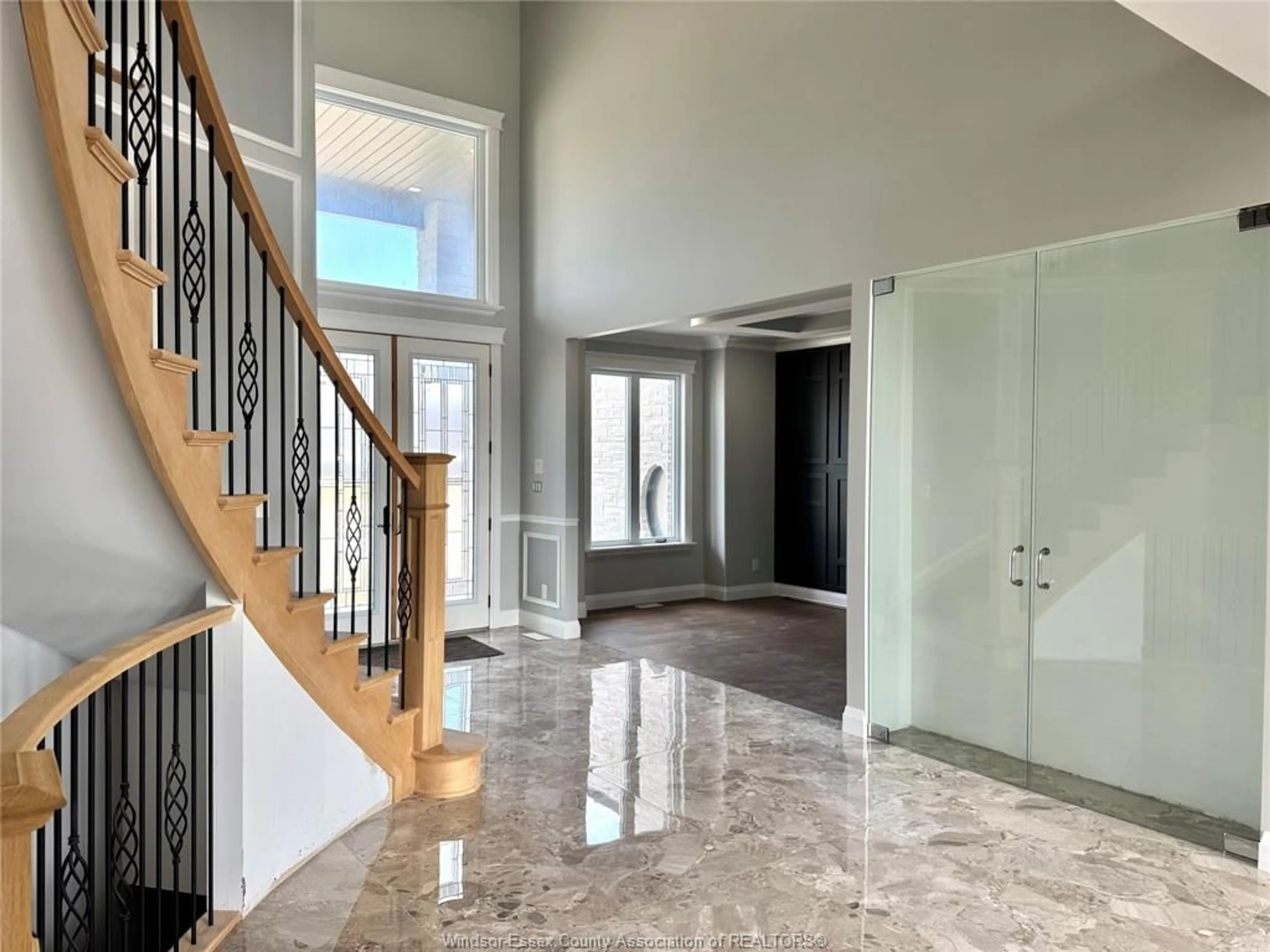 Indoor foyer for 4880 TERRA BELLA Dr, LaSalle Ontario N9H 1H5