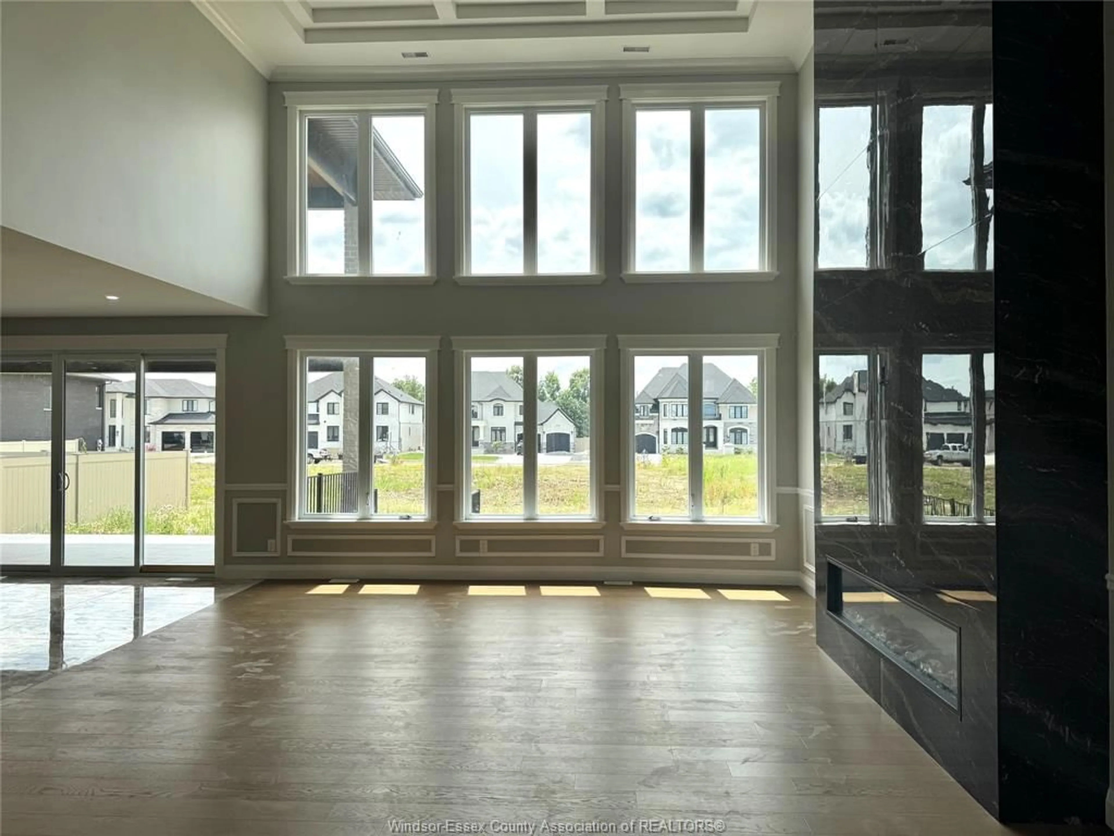 Indoor foyer for 4880 TERRA BELLA Dr, LaSalle Ontario N9H 1H5
