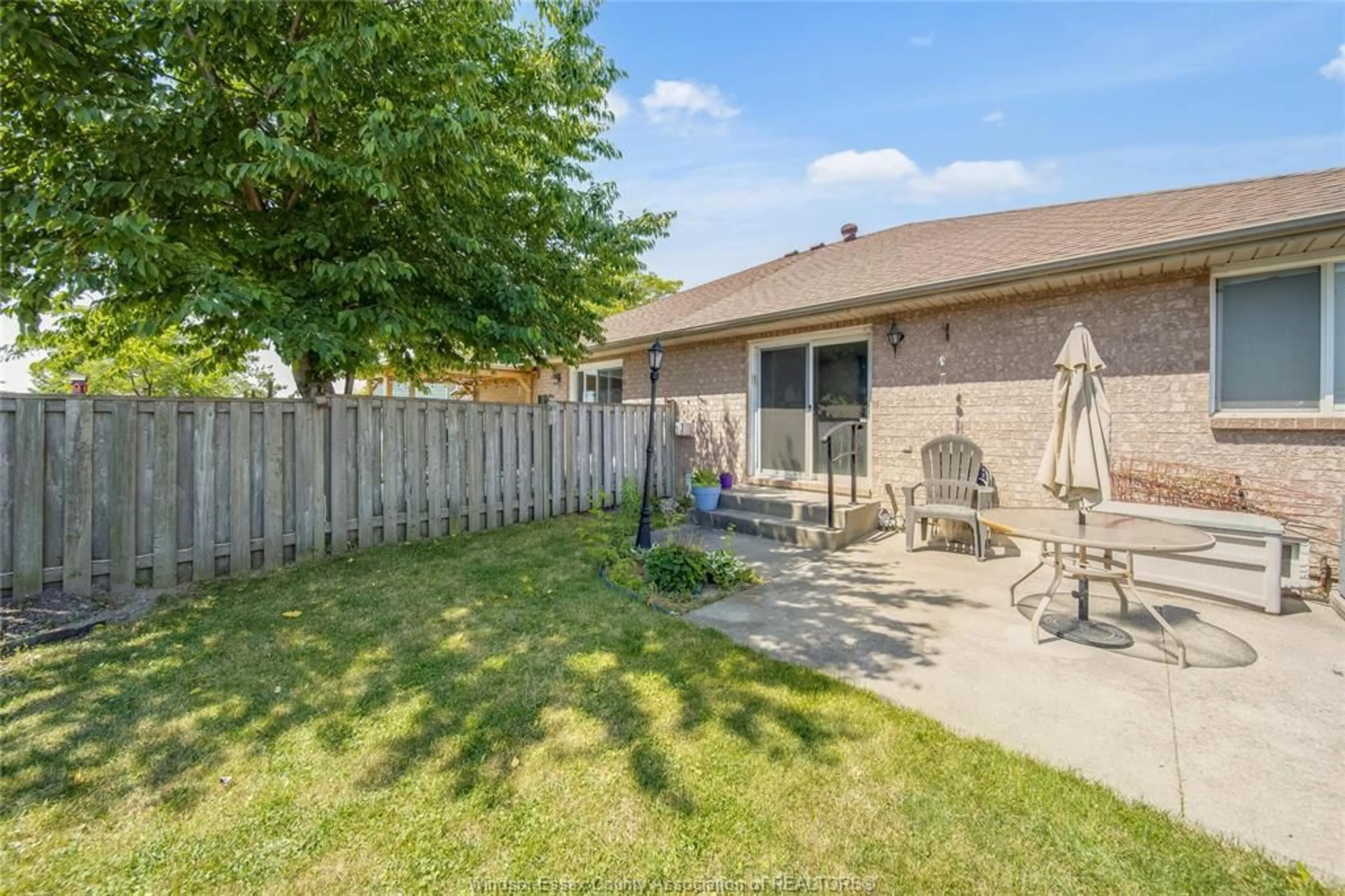 Patio, unknown for 1556 HEATHERGLEN Dr, Tecumseh Ontario N8N 5B4