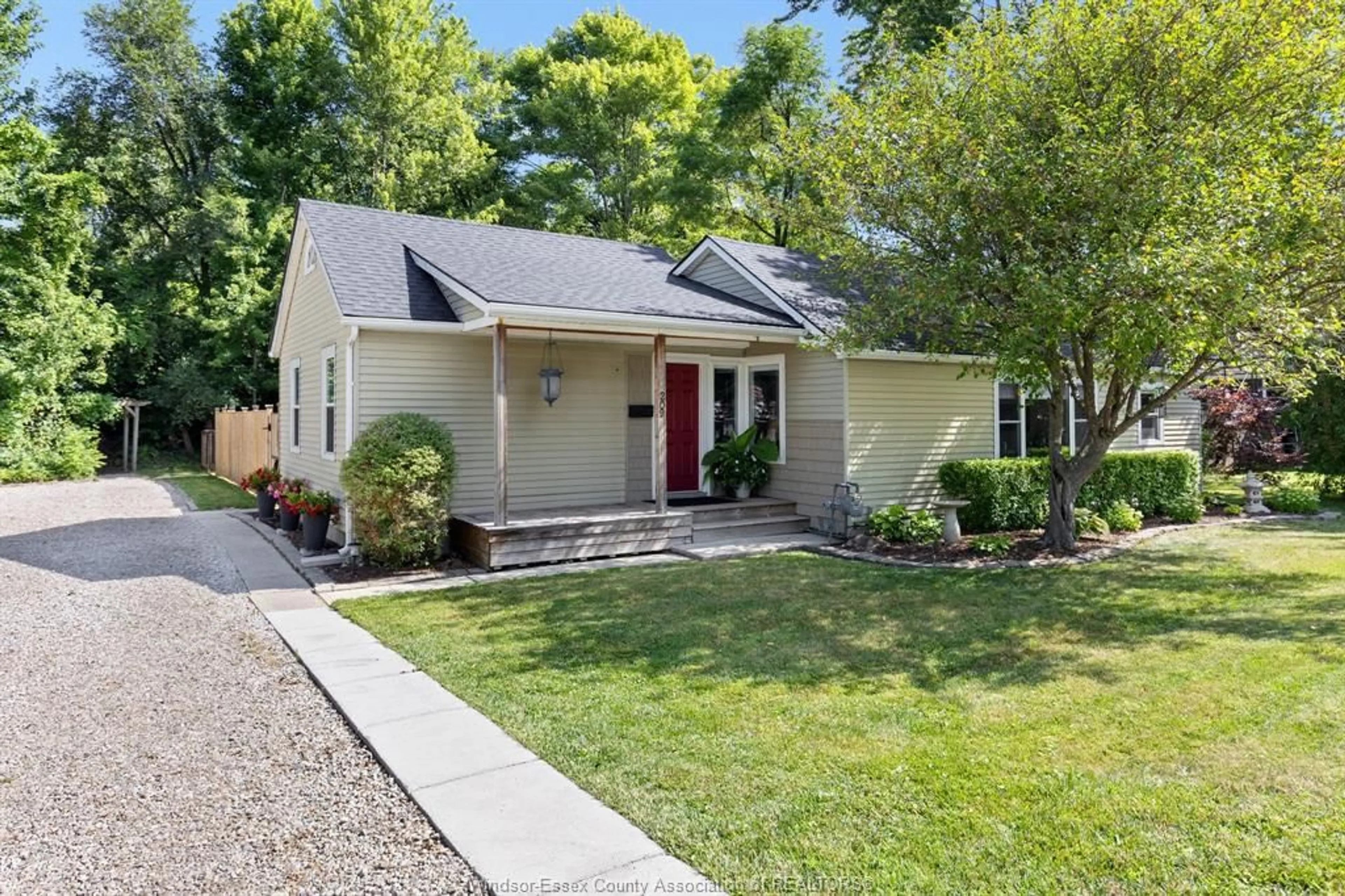 Unknown for 209 Maidstone Ave, Essex Ontario N8M 2J8