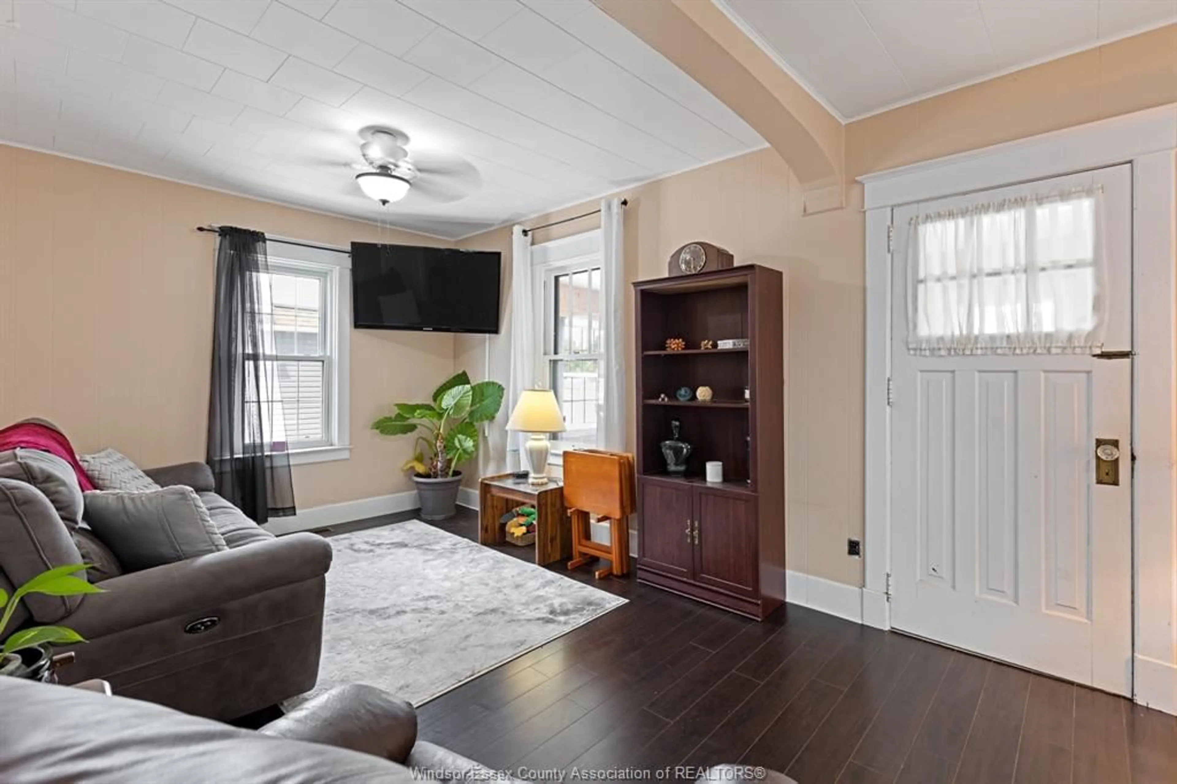 Living room with furniture, unknown for 99 MILL St, Kingsville Ontario N9Y 1K8