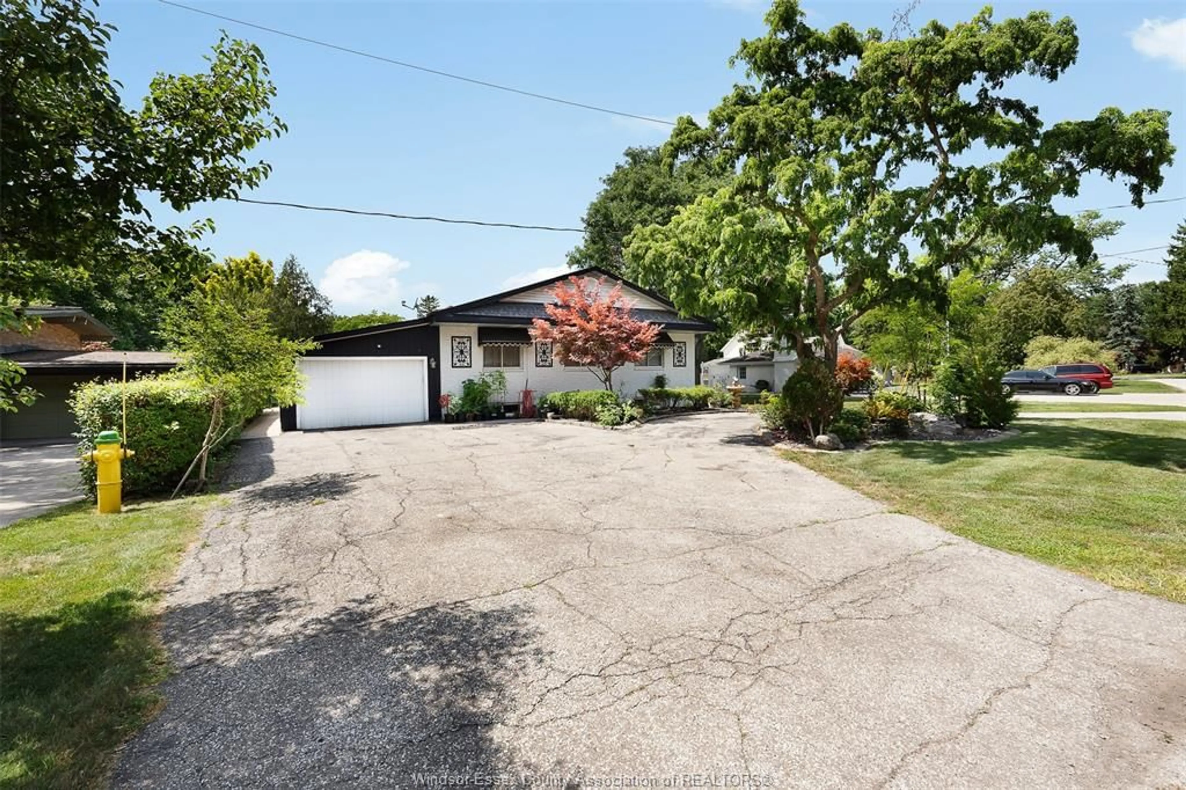 A pic from outside/outdoor area/front of a property/back of a property/a pic from drone, street for 333 CORONADO, Tecumseh Ontario N8N 2E5