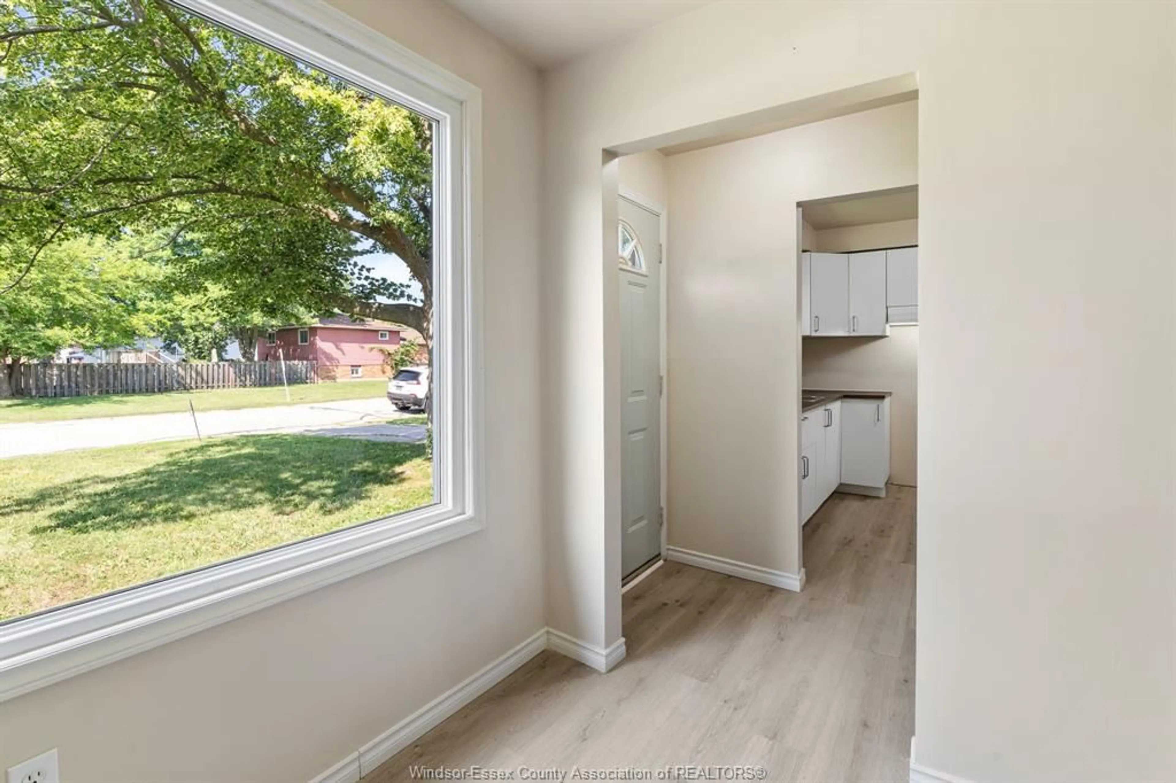 Unknown for 105 KIM Crt, Essex Ontario N8M 2Z8