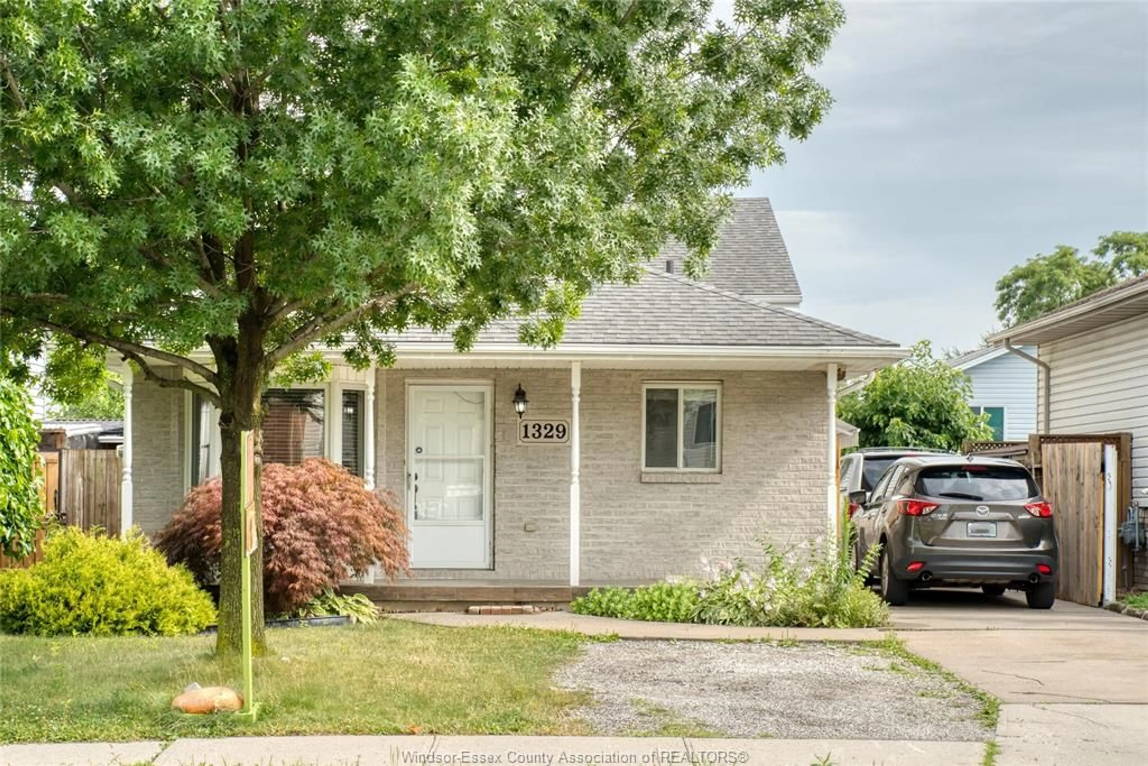 Unknown for 1329 FOSTER, Windsor Ontario N8W 5P3