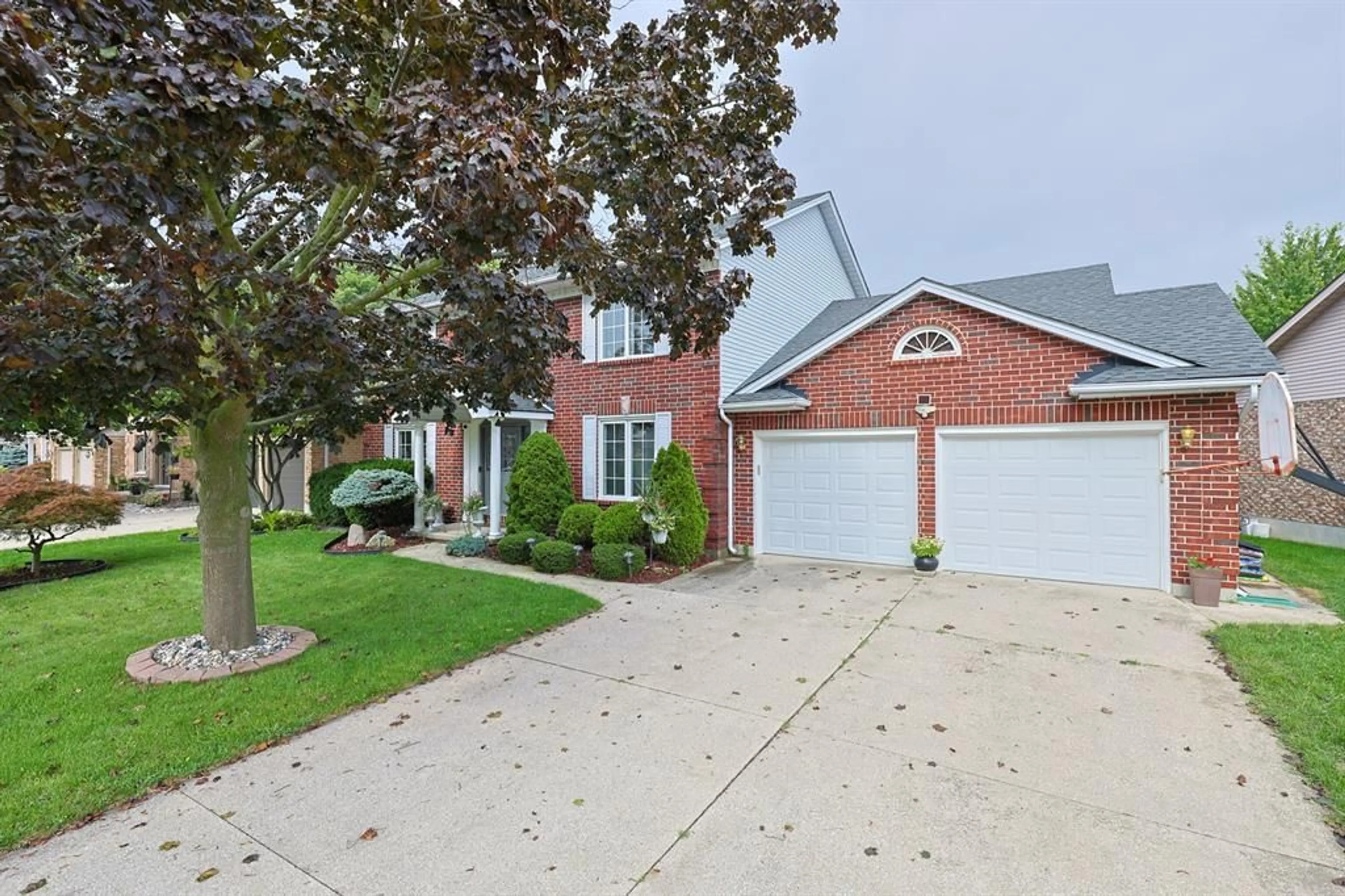 Home with brick exterior material, street for 799 ESSER Cres, Sarnia Ontario N7S 5W8