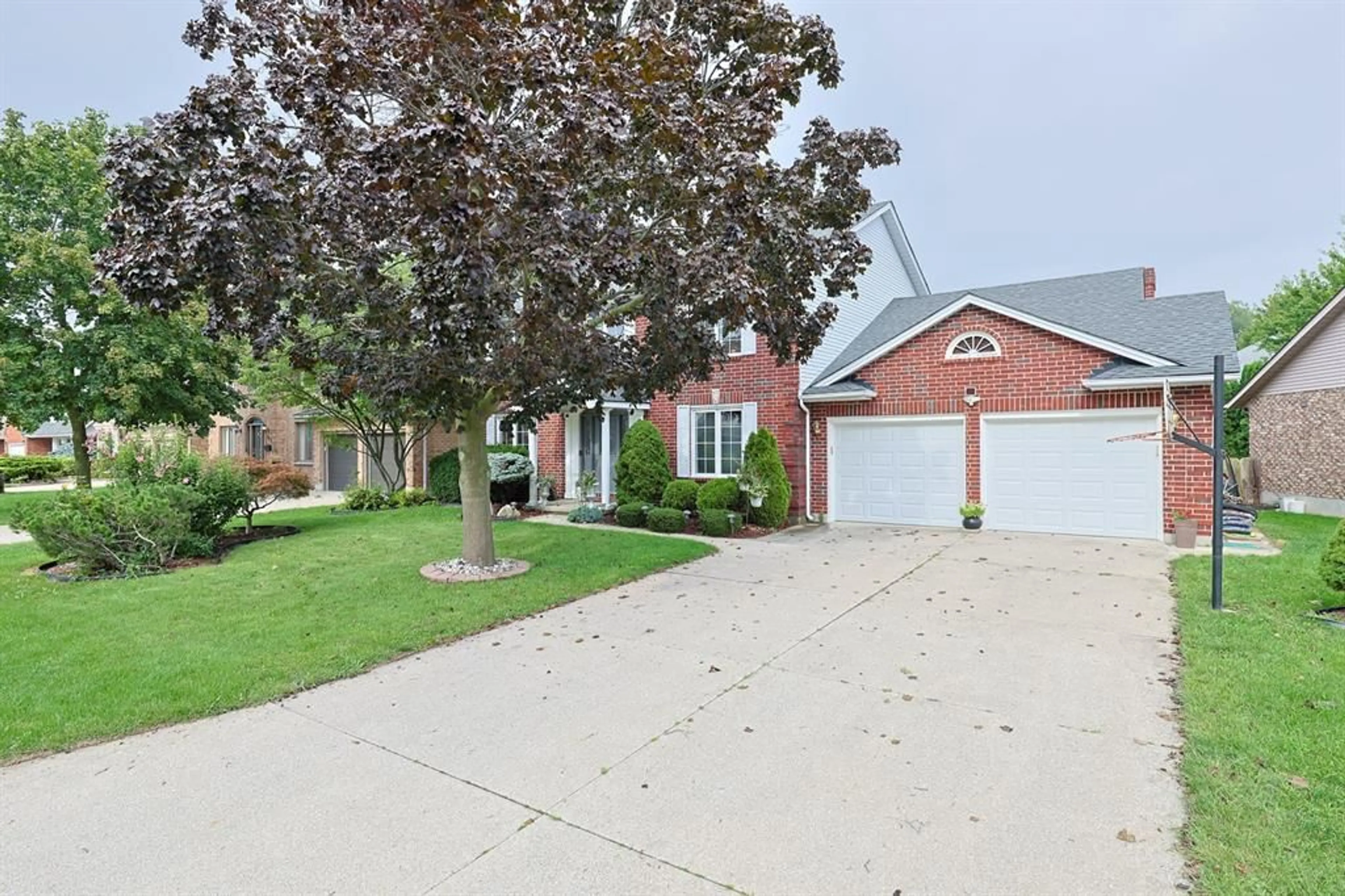 Home with brick exterior material, street for 799 ESSER Cres, Sarnia Ontario N7S 5W8