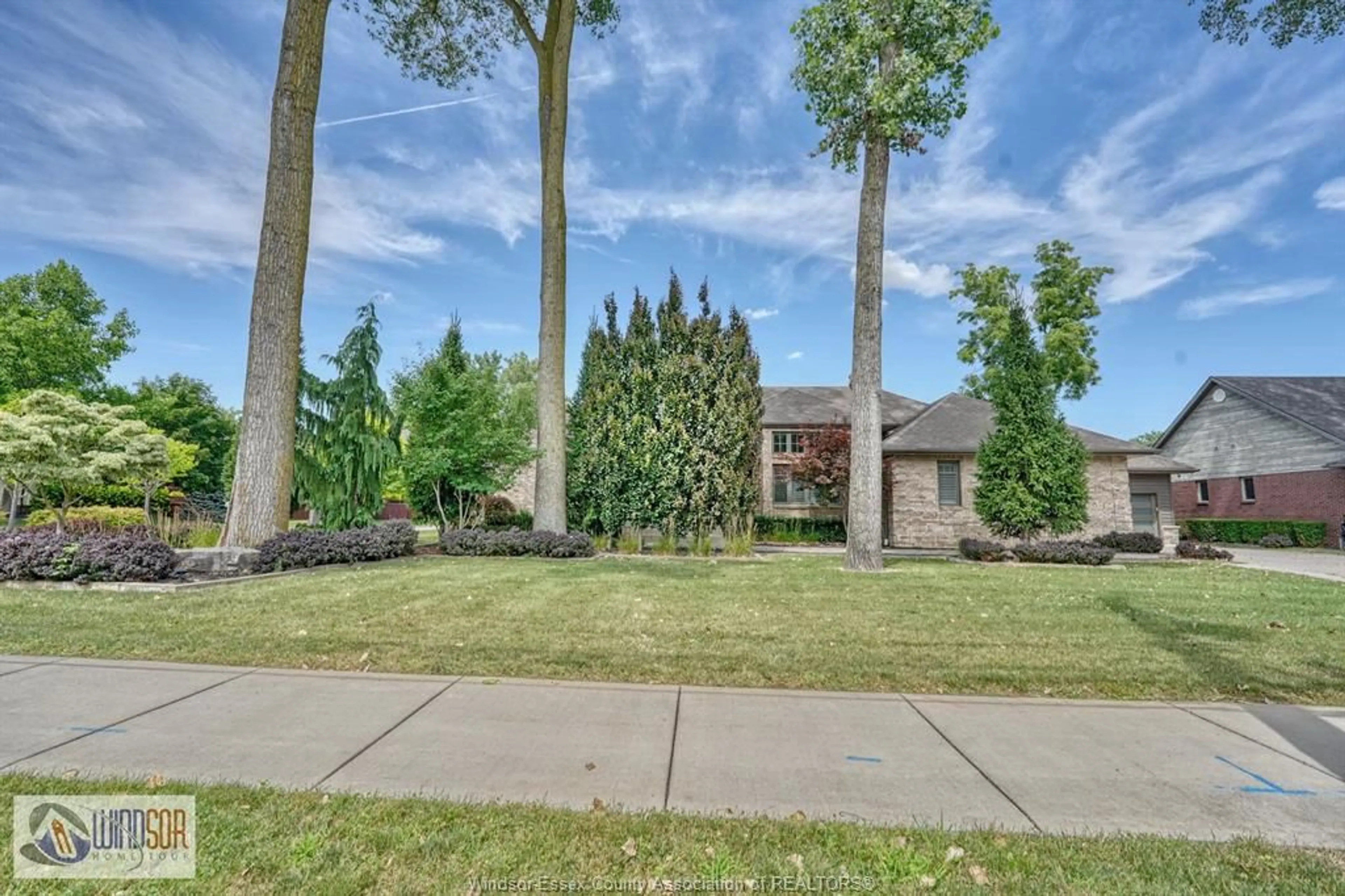 Unknown for 2260 NORMANDY, LaSalle Ontario N9H 1Y9