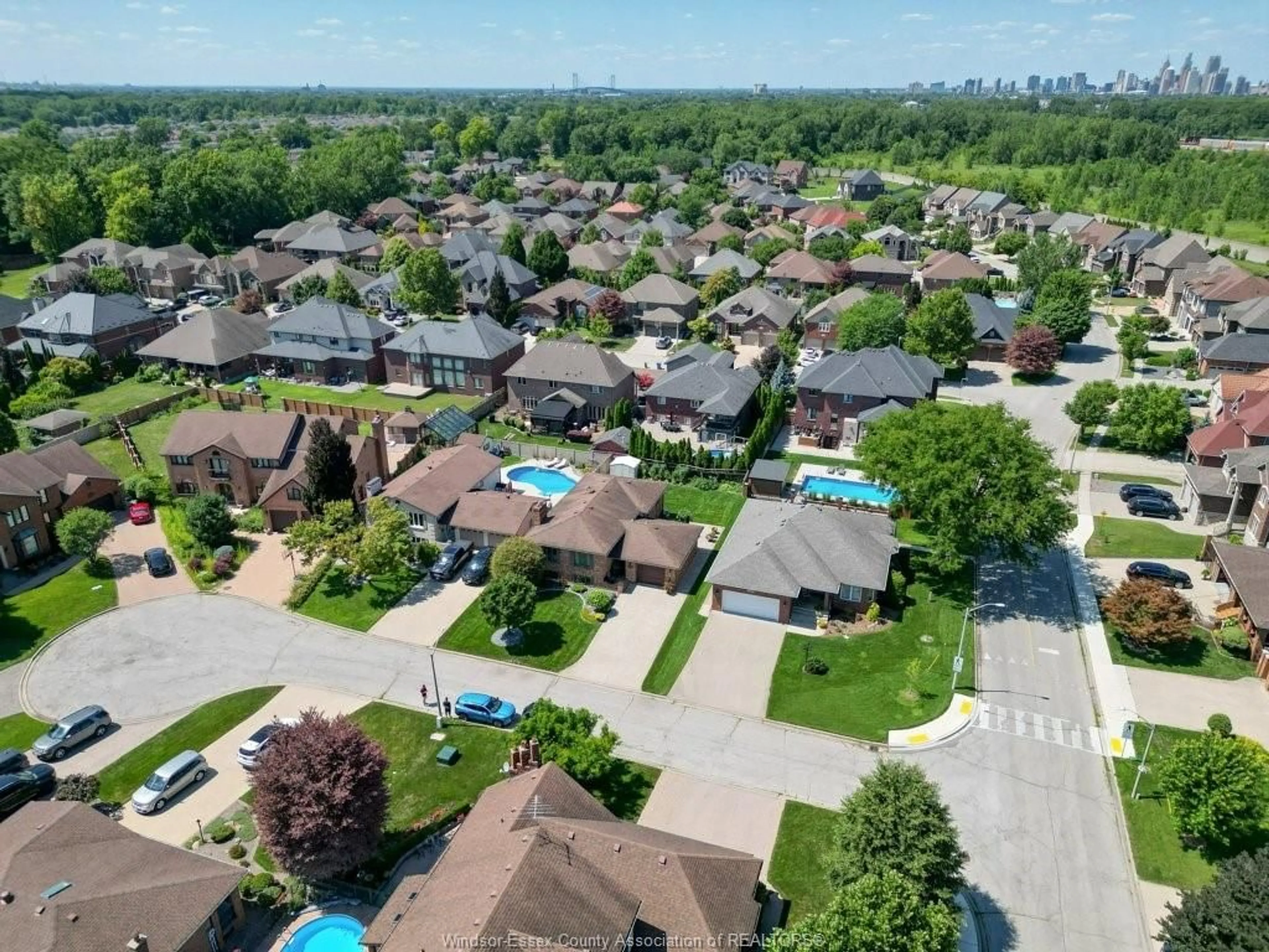 A pic from outside/outdoor area/front of a property/back of a property/a pic from drone, street for 1030 Dandurand Crt, Windsor Ontario N9E 4K5