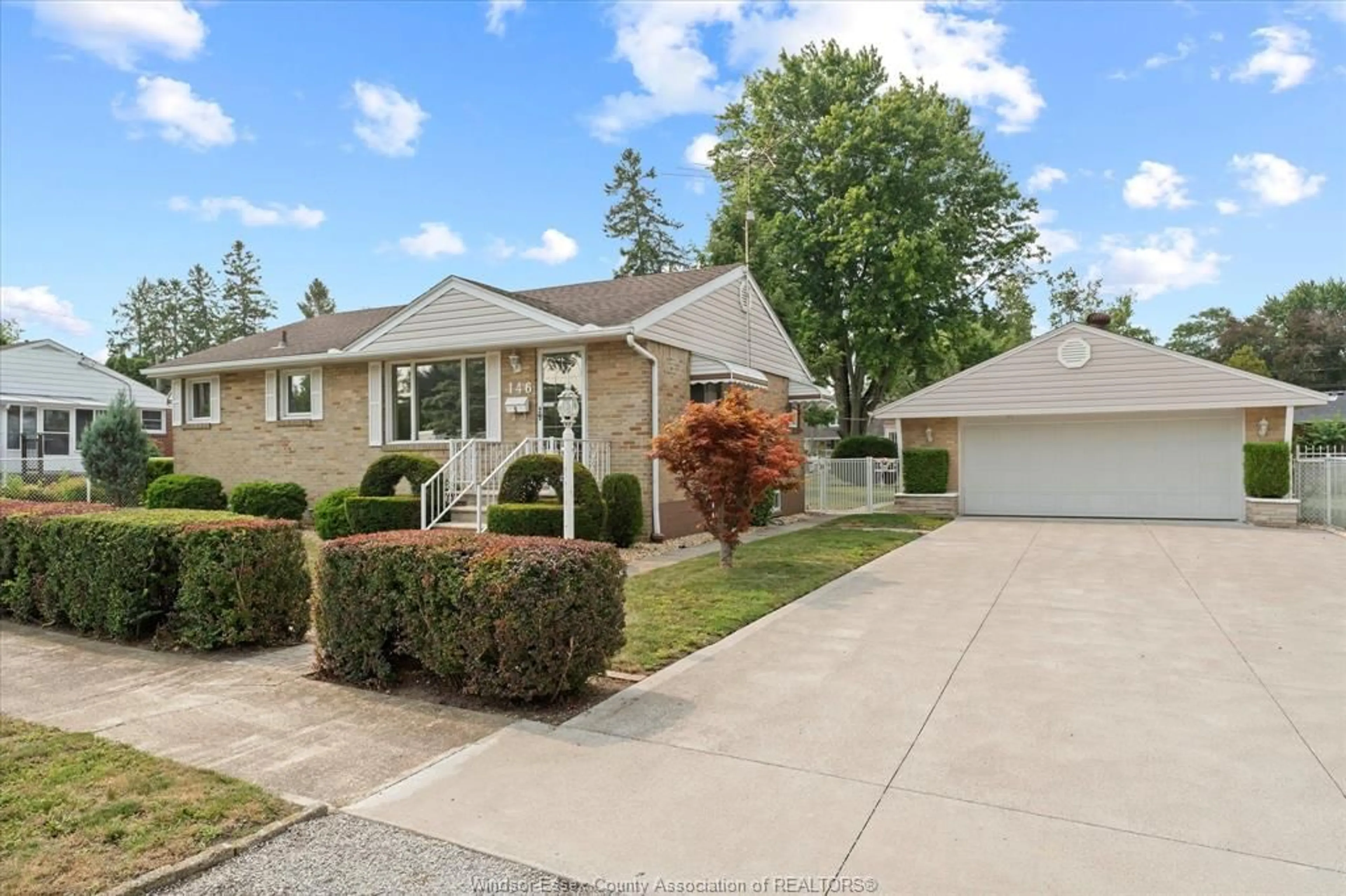 A pic from outside/outdoor area/front of a property/back of a property/a pic from drone, street for 146 DELAWARE, LaSalle Ontario N9J 1S2