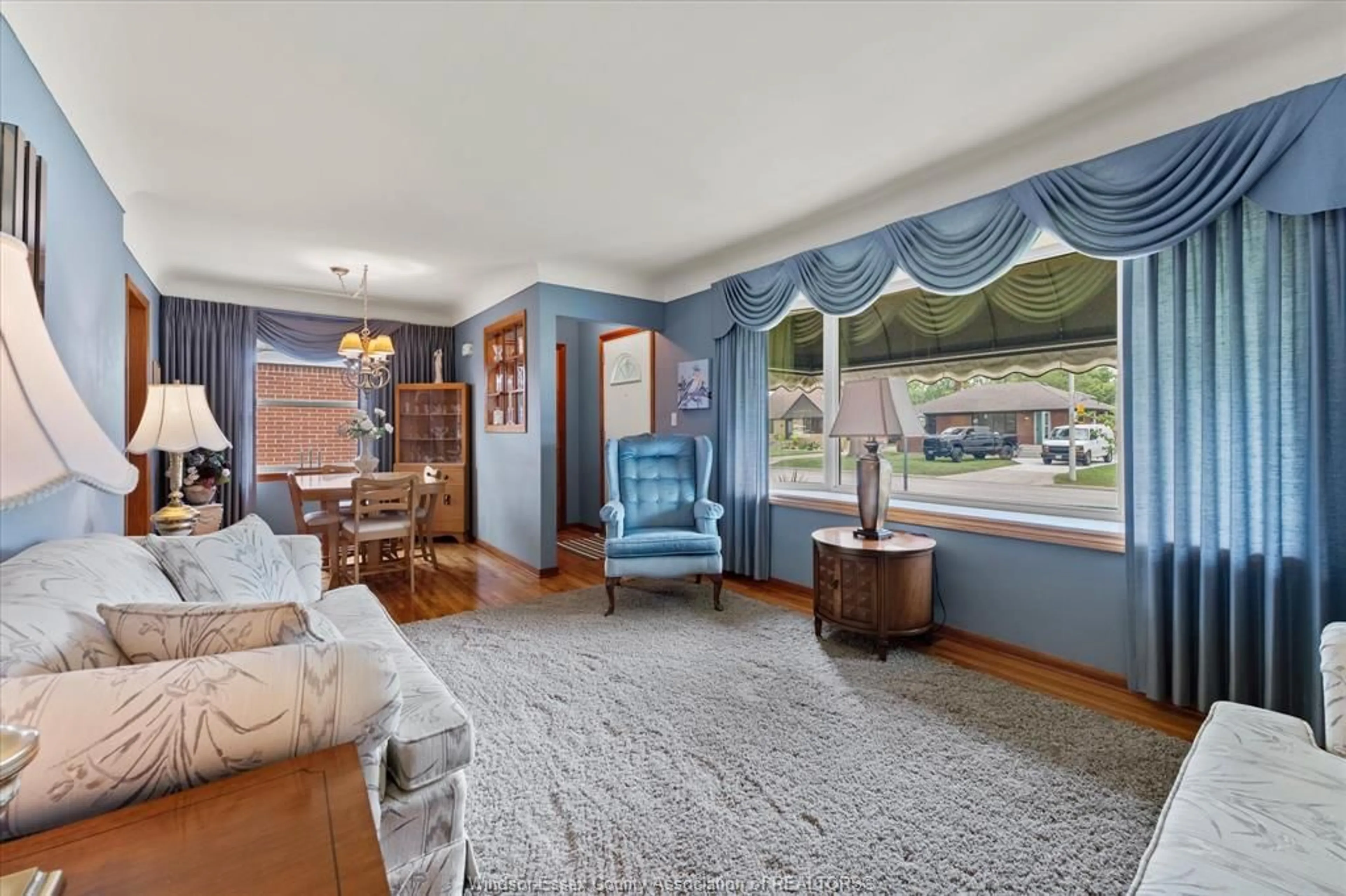 Living room with furniture, unknown for 1003 Isabelle Pl, Windsor Ontario N8S 2B3