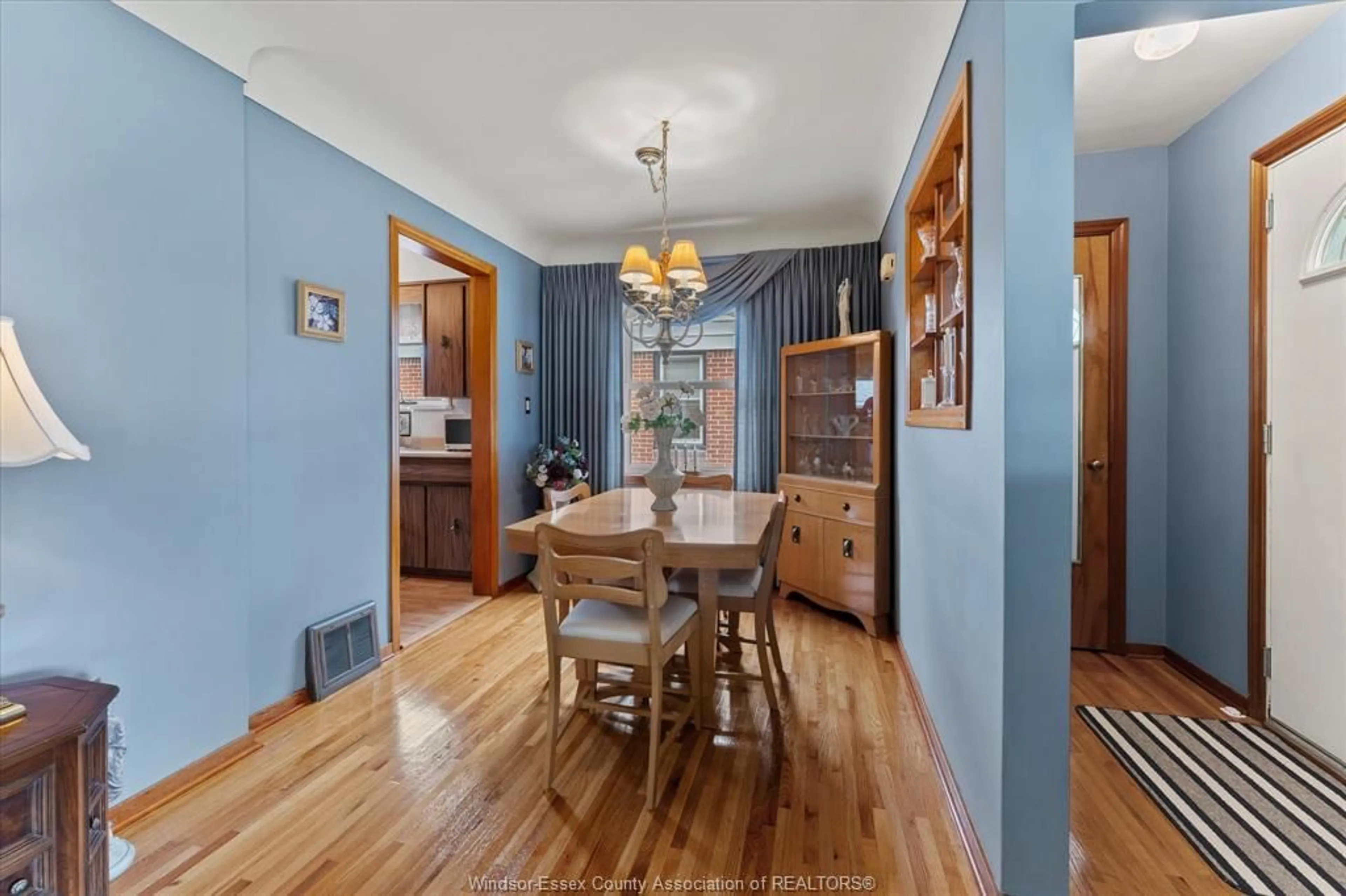 Dining room, wood/laminate floor for 1003 Isabelle Pl, Windsor Ontario N8S 2B3