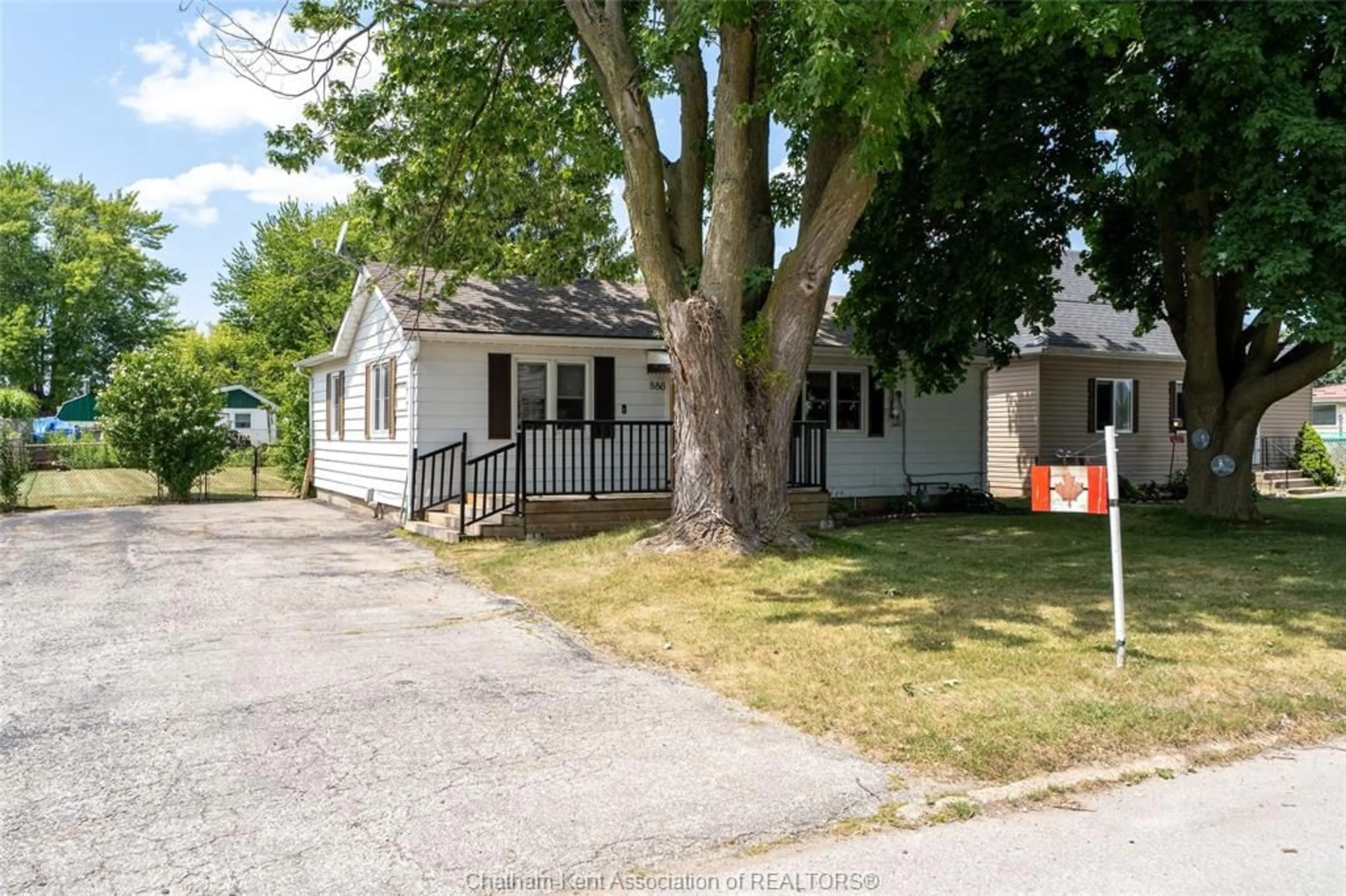 Shed for 886 OLD GLASS Rd, Wallaceburg Ontario N8A 3S8