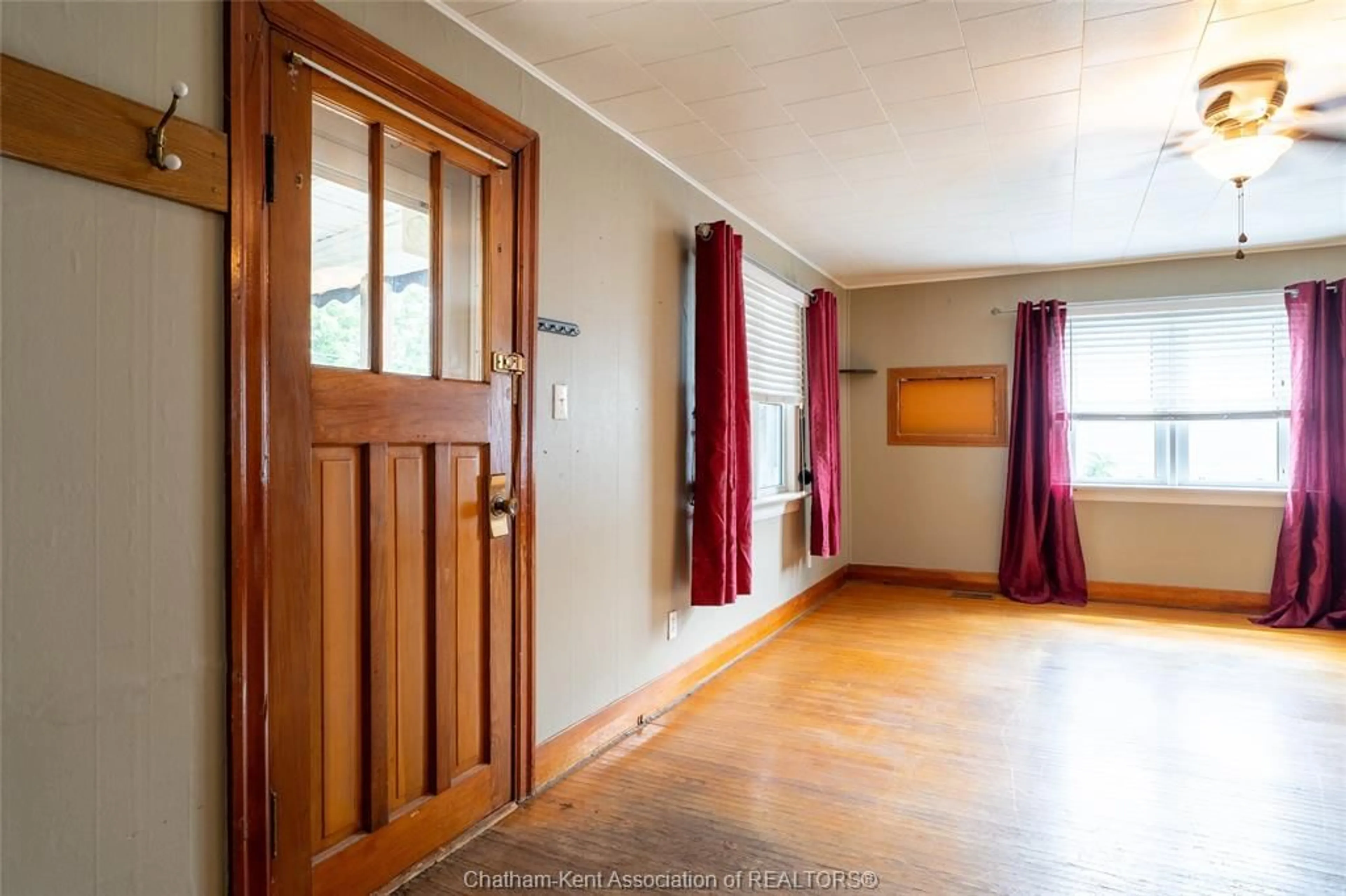Unknown for 886 OLD GLASS Rd, Wallaceburg Ontario N8A 3S8