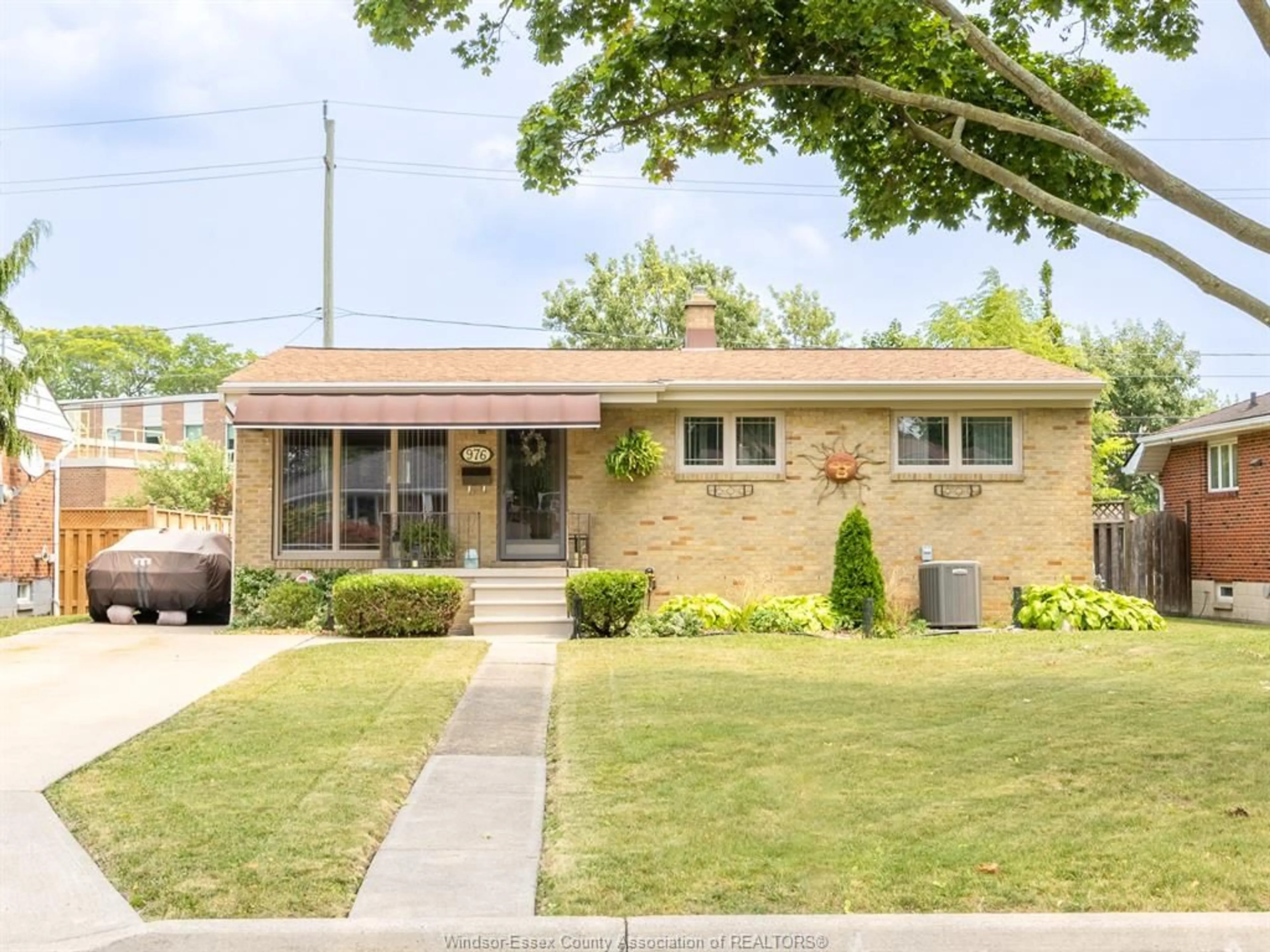 Home with brick exterior material, street for 976 WATSON, Windsor Ontario N8S 3T2