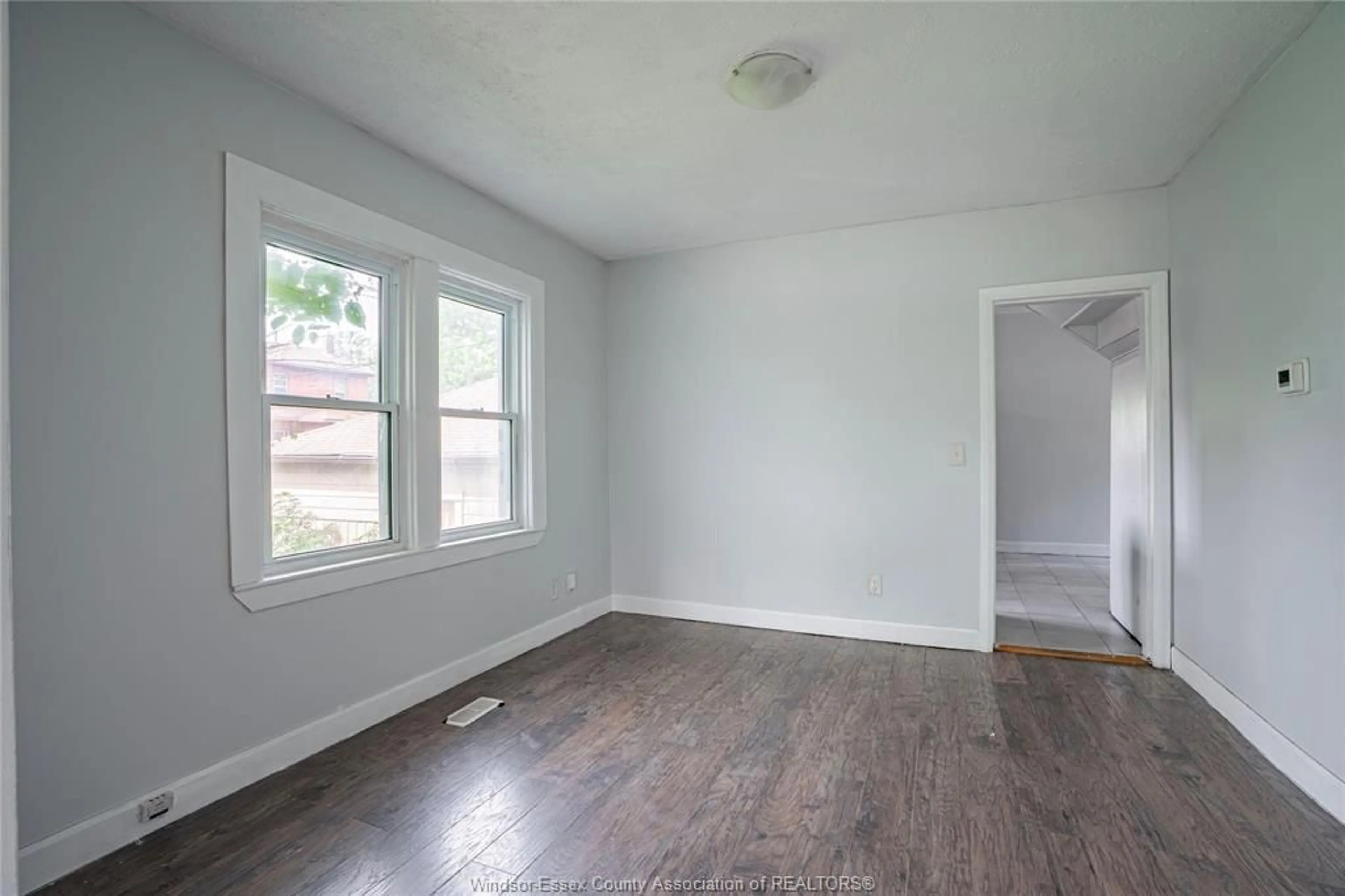 A pic of a room for 3668 KING St, Windsor Ontario N9C 1P5