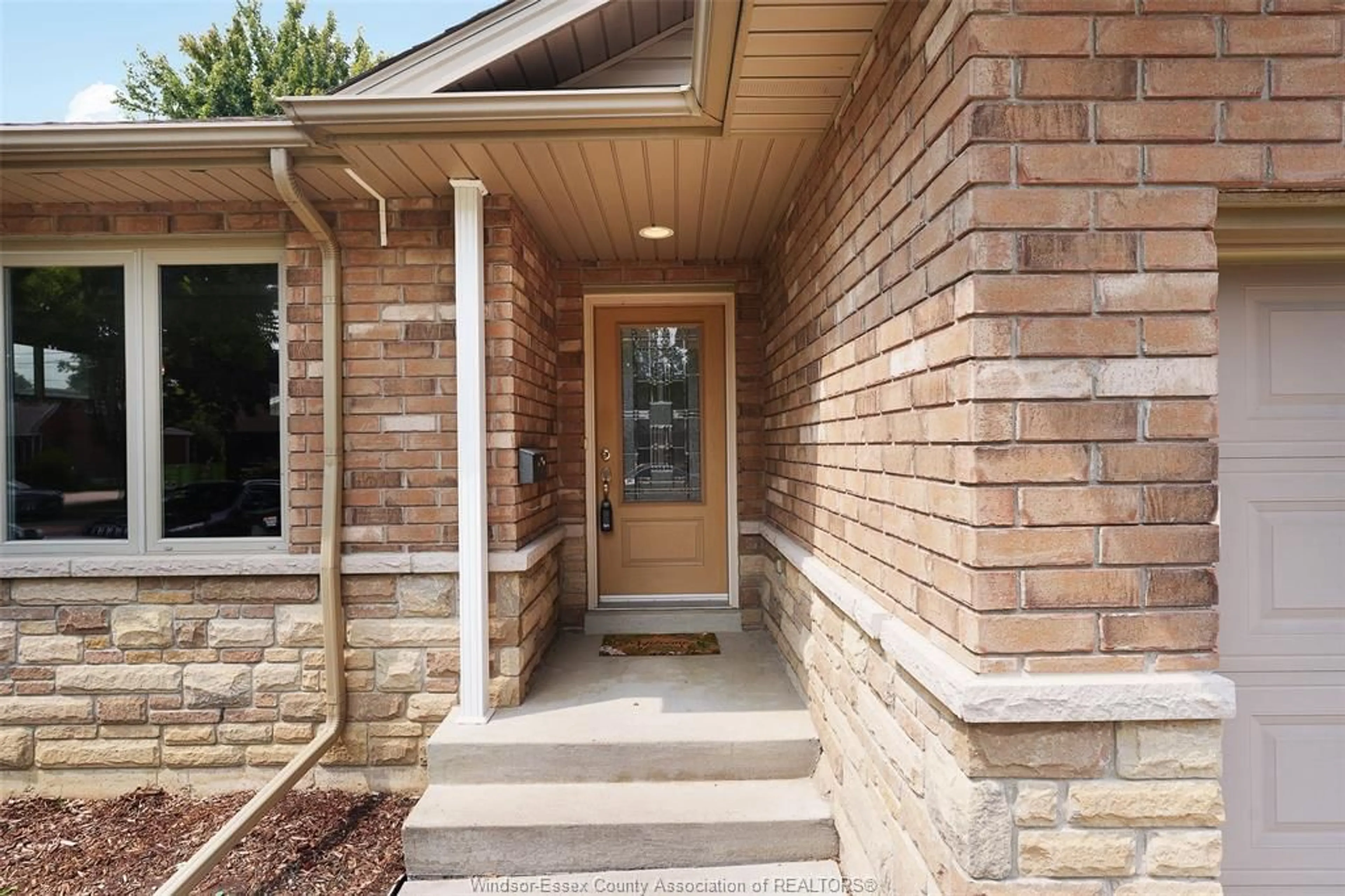 Home with brick exterior material, street for 959 Prado Place, Windsor Ontario N8S 2H4